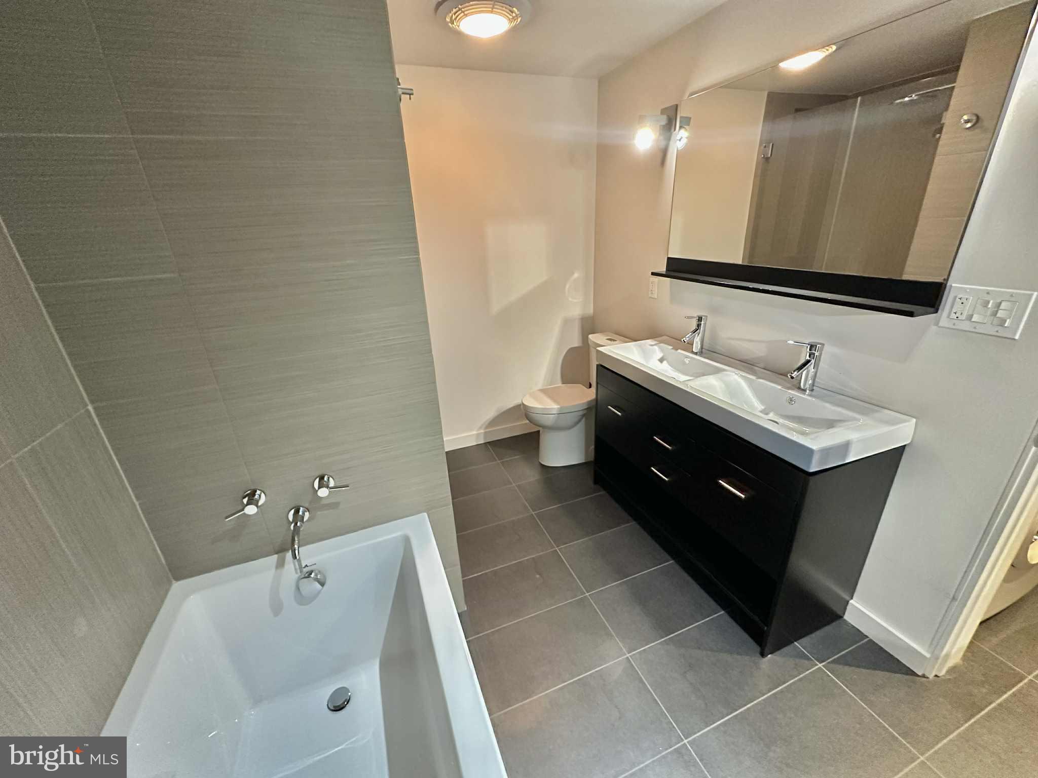 LYON VILLAGE - Residential Lease