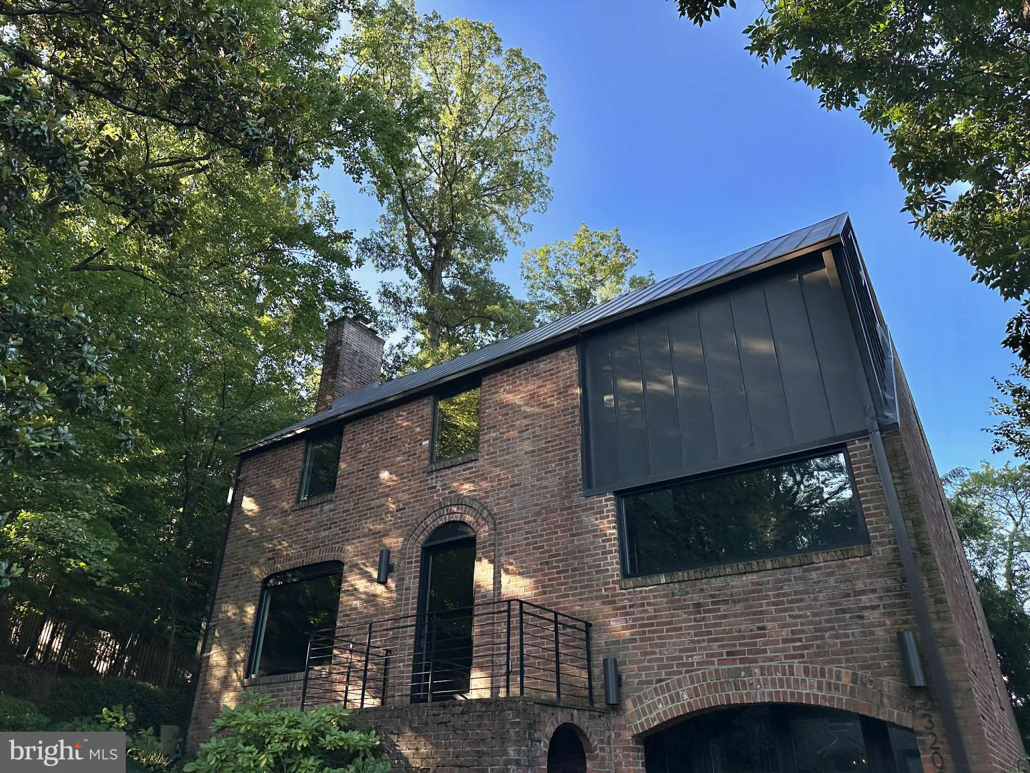 LYON VILLAGE - Residential Lease