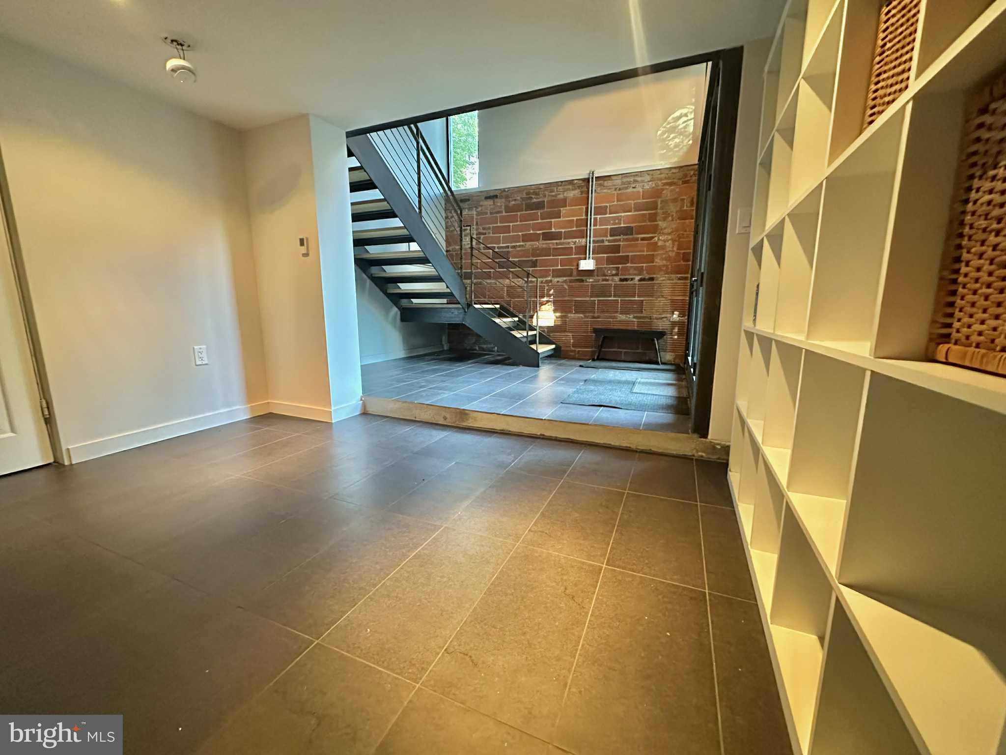 LYON VILLAGE - Residential Lease
