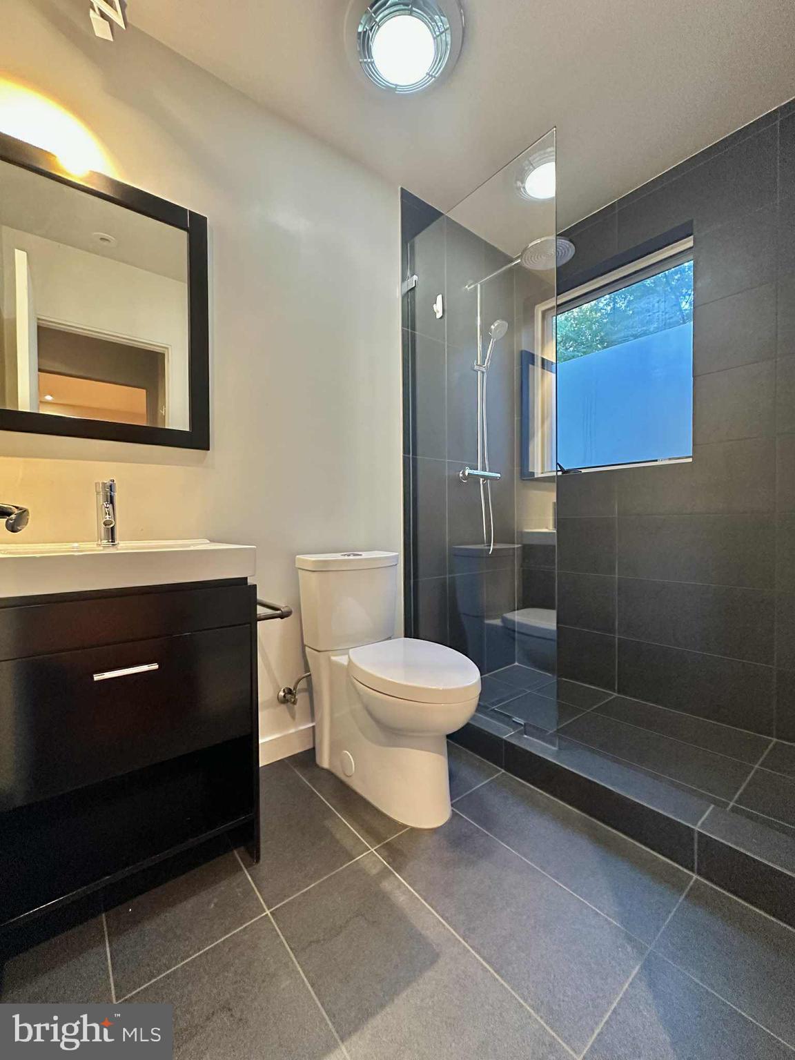 LYON VILLAGE - Residential Lease