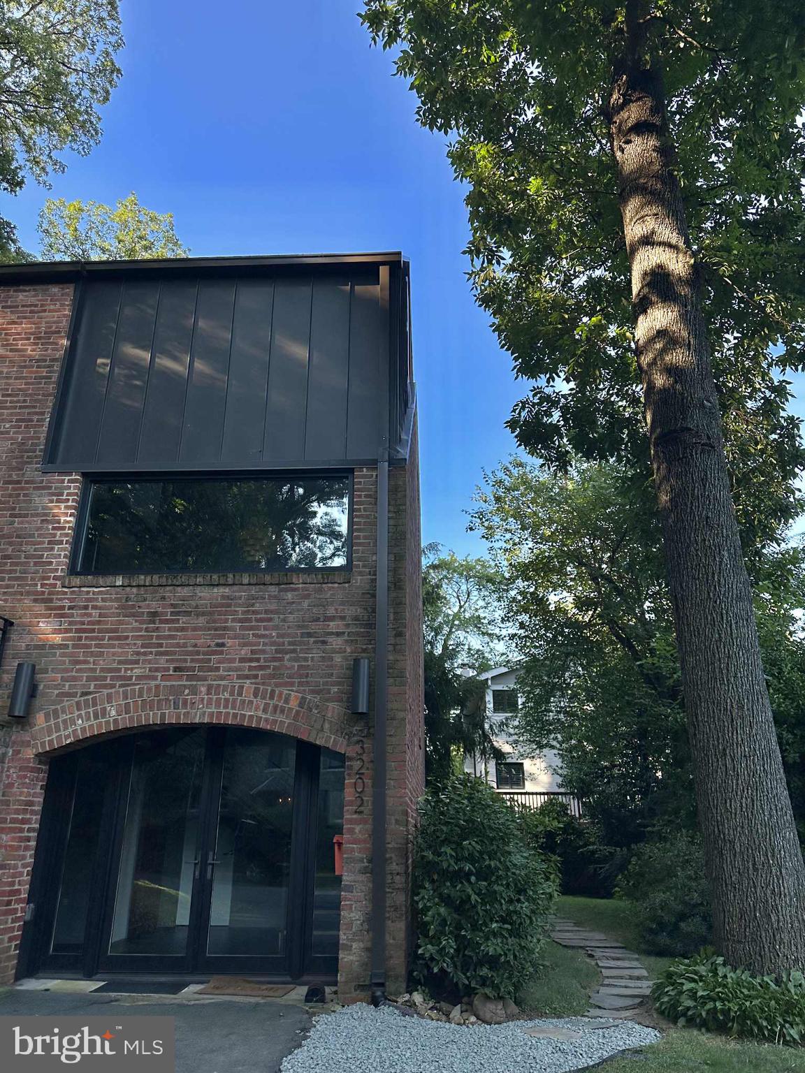 LYON VILLAGE - Residential Lease