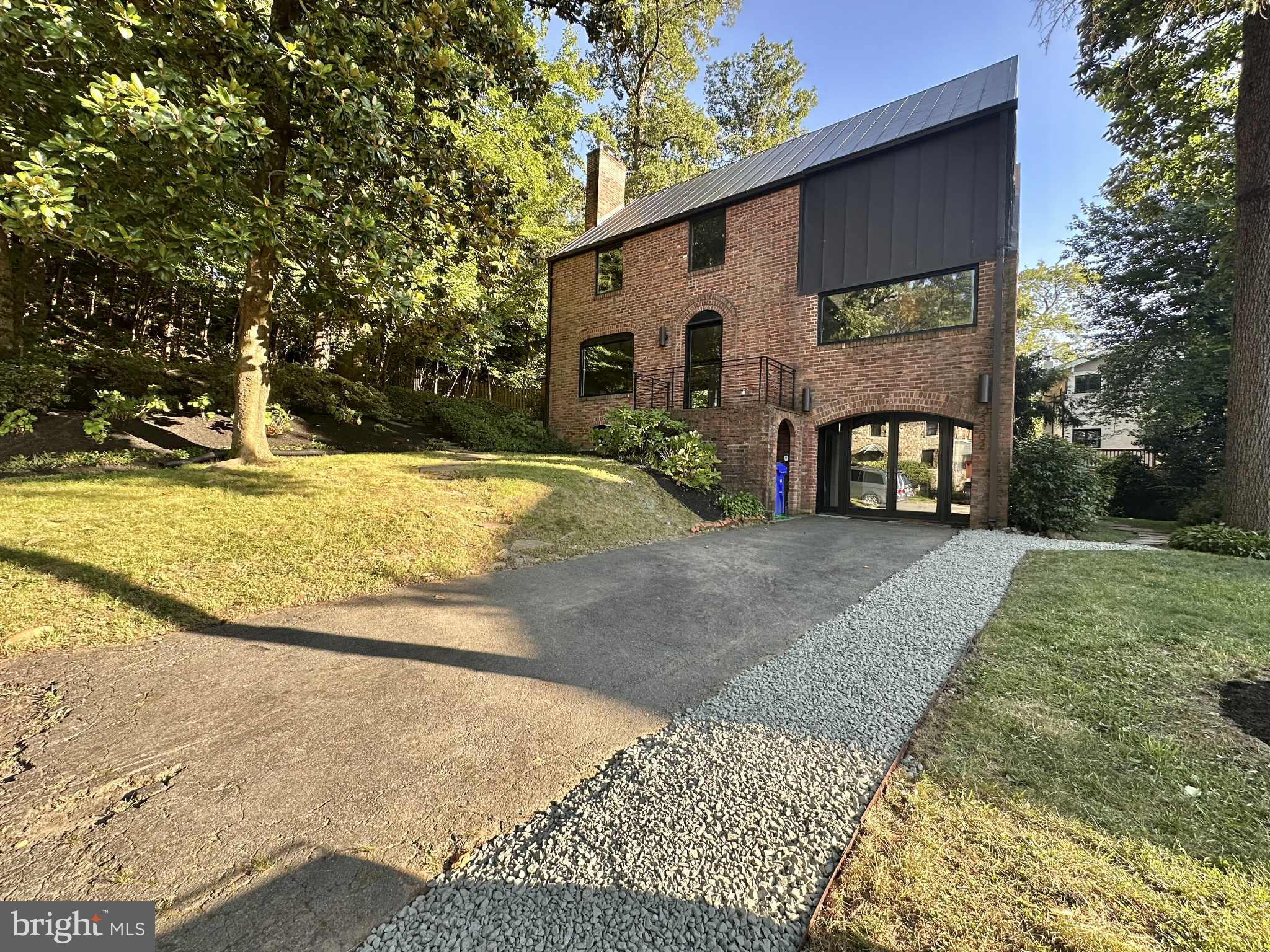 LYON VILLAGE - Residential Lease