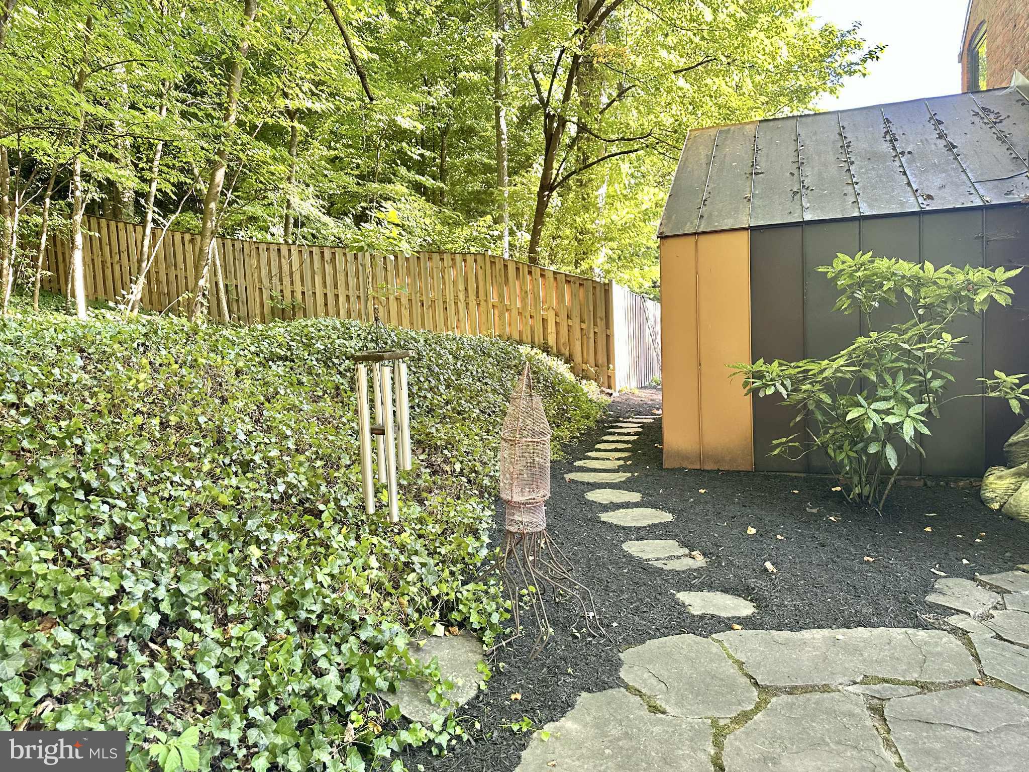 LYON VILLAGE - Residential Lease