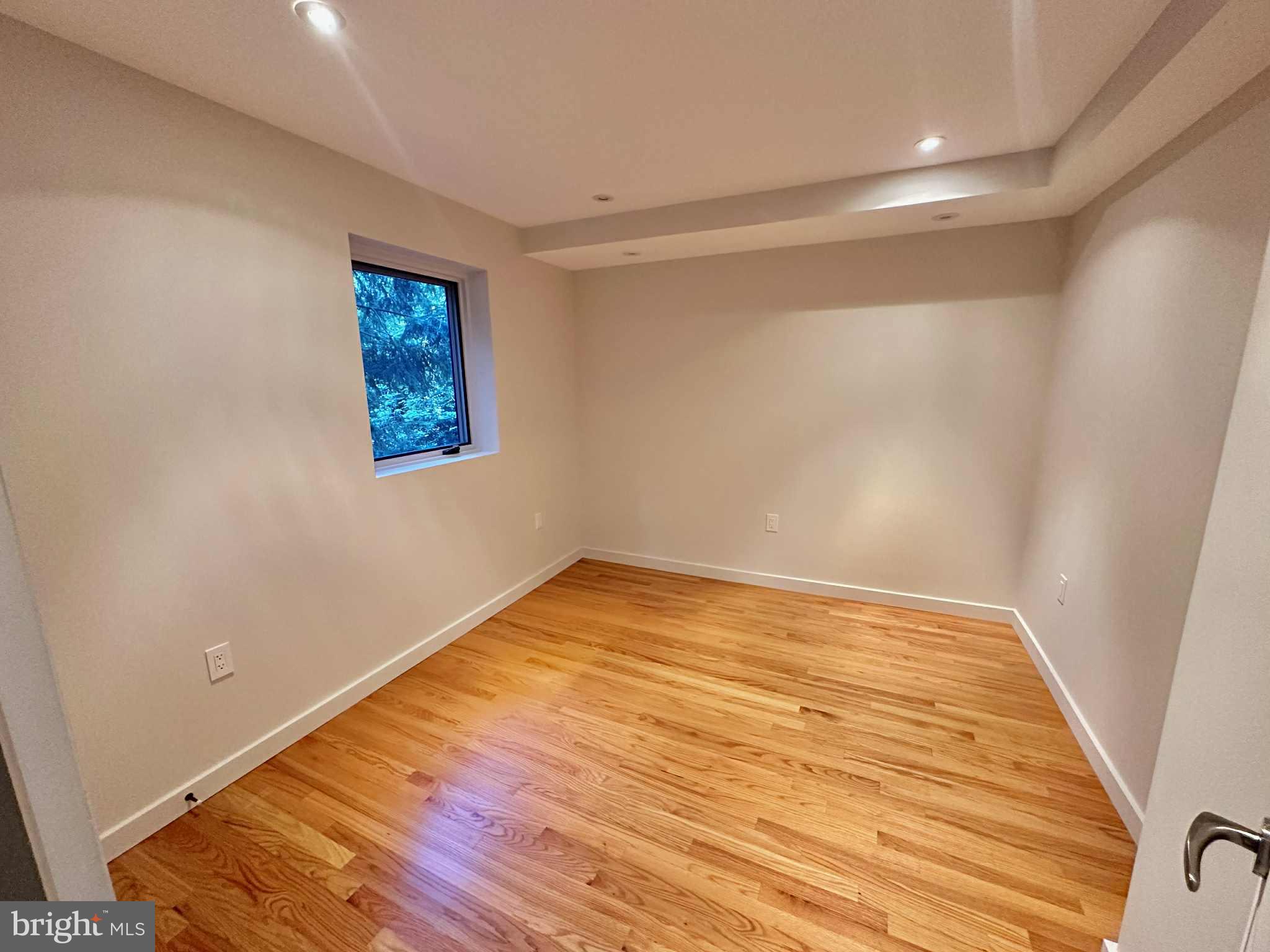 LYON VILLAGE - Residential Lease