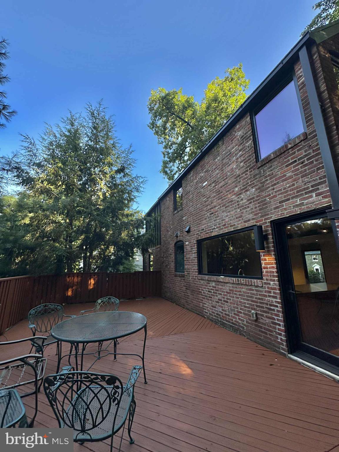 LYON VILLAGE - Residential Lease