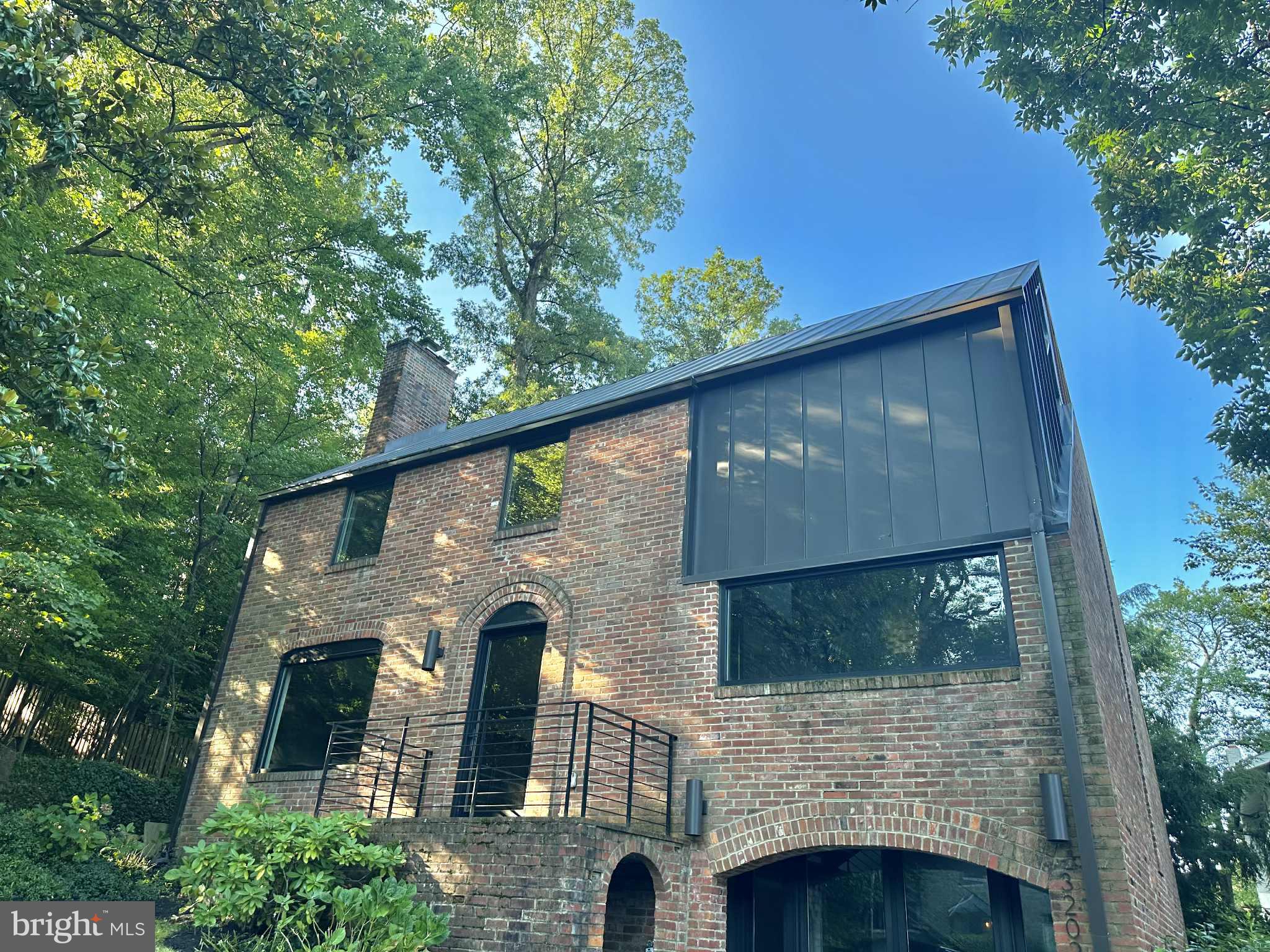 LYON VILLAGE - Residential Lease