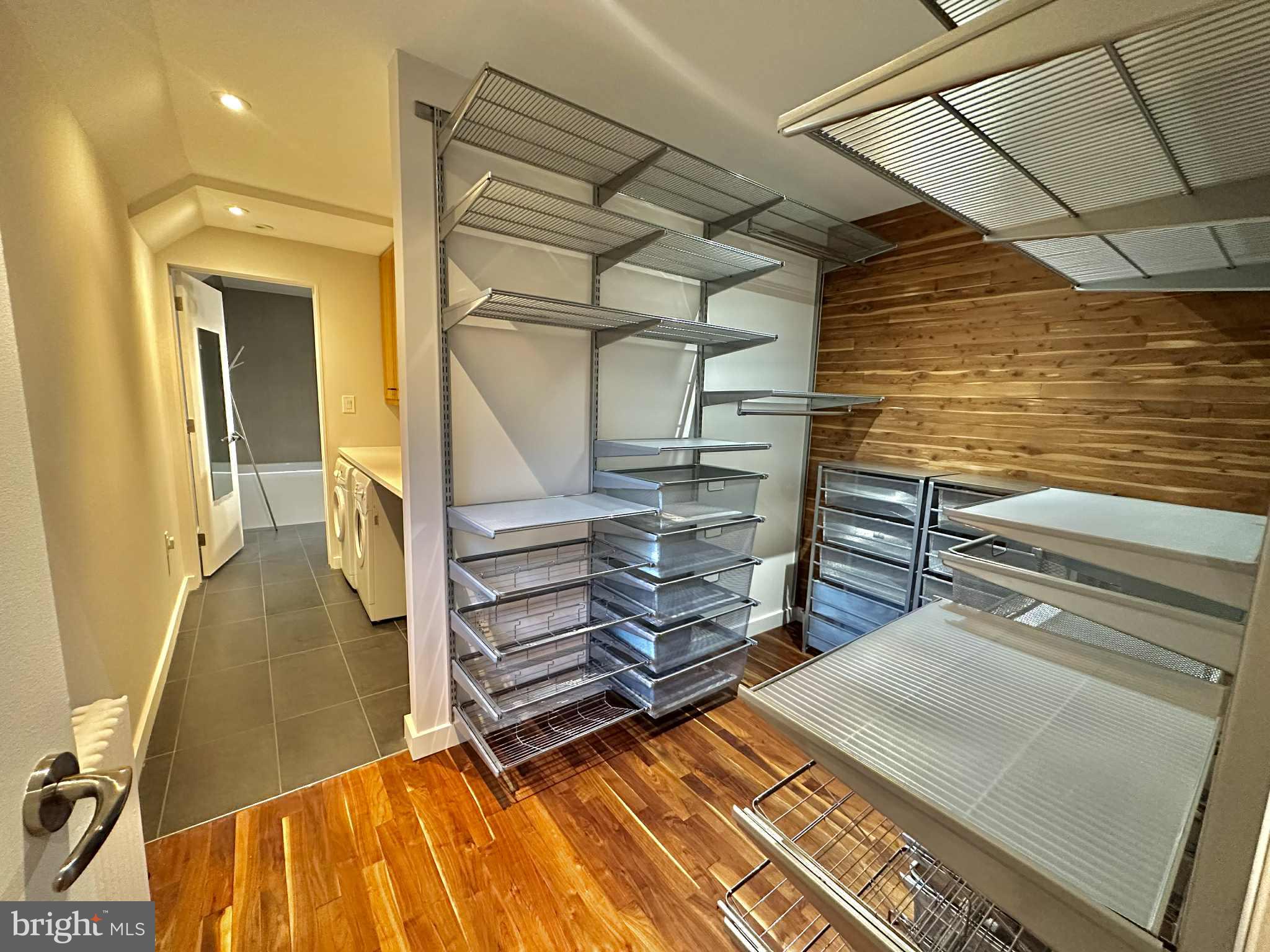 LYON VILLAGE - Residential Lease