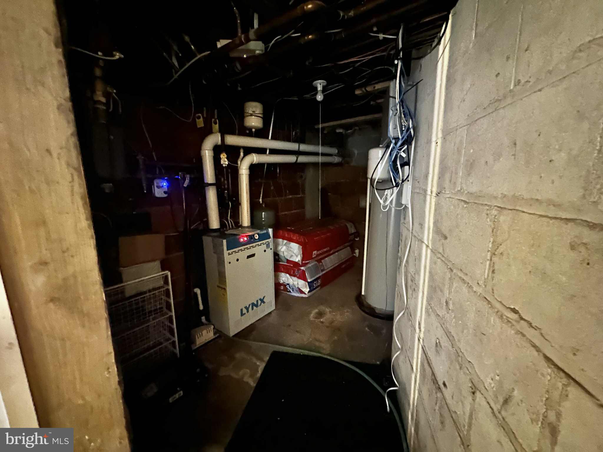 LYON VILLAGE - Residential Lease