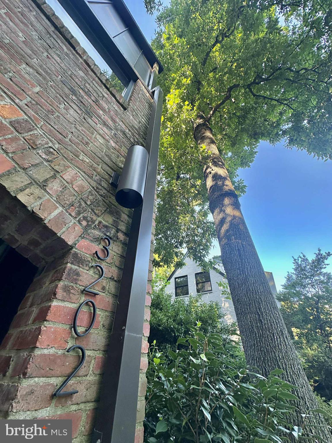 LYON VILLAGE - Residential Lease