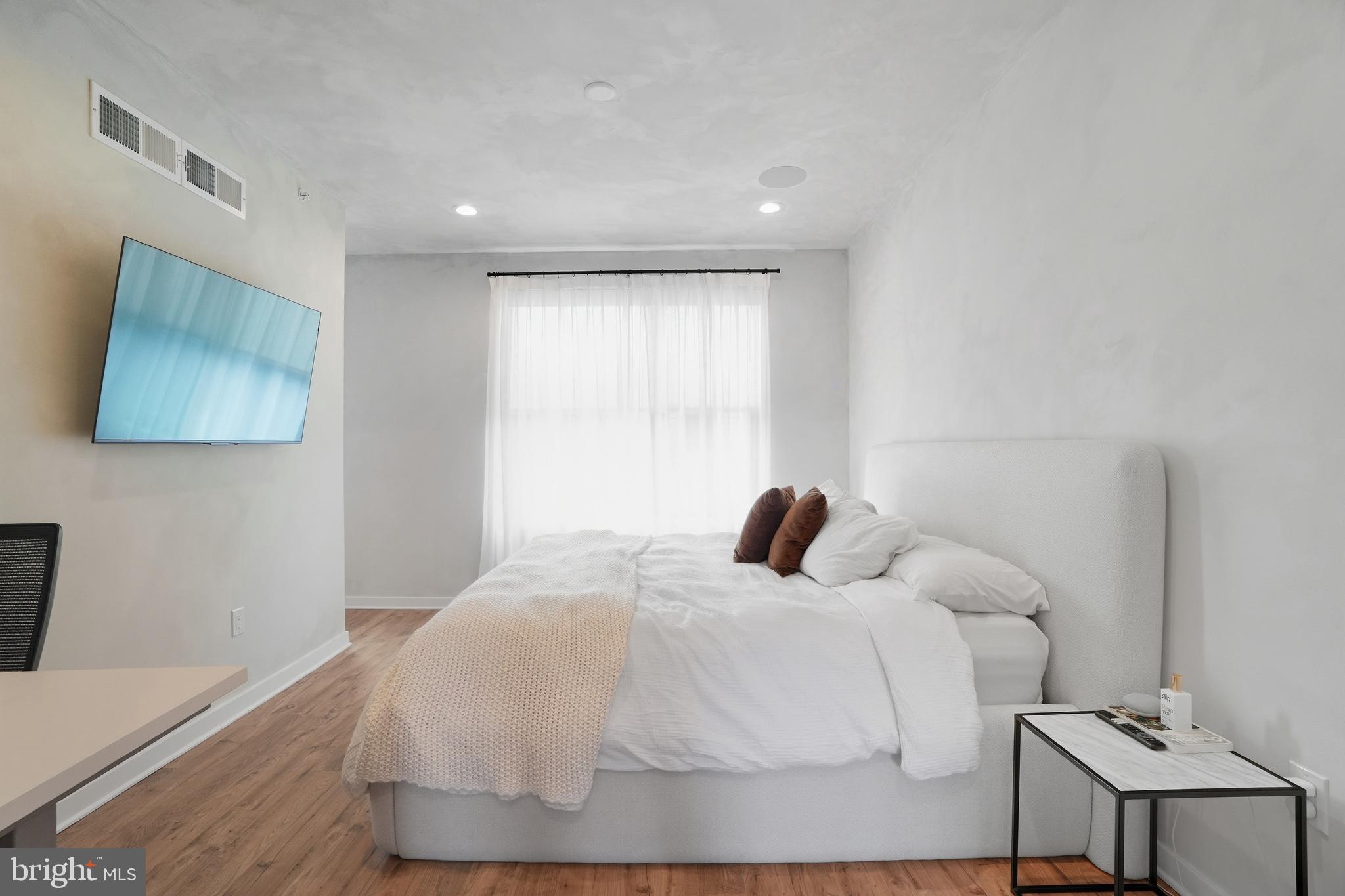 NORTHBANK - Residential