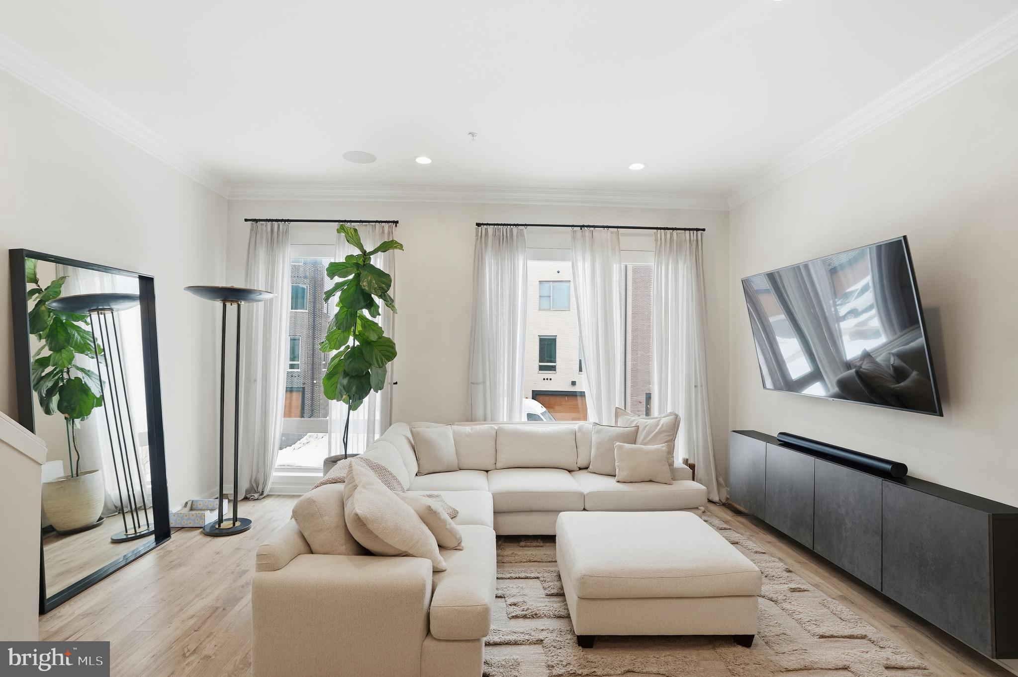 NORTHBANK - Residential