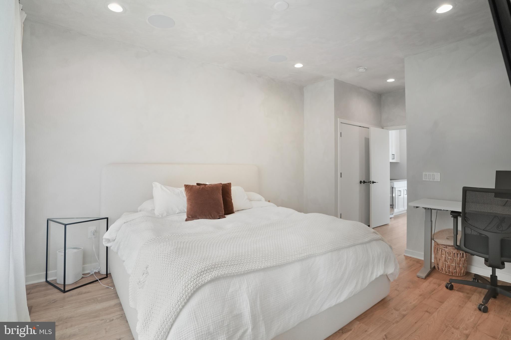 NORTHBANK - Residential