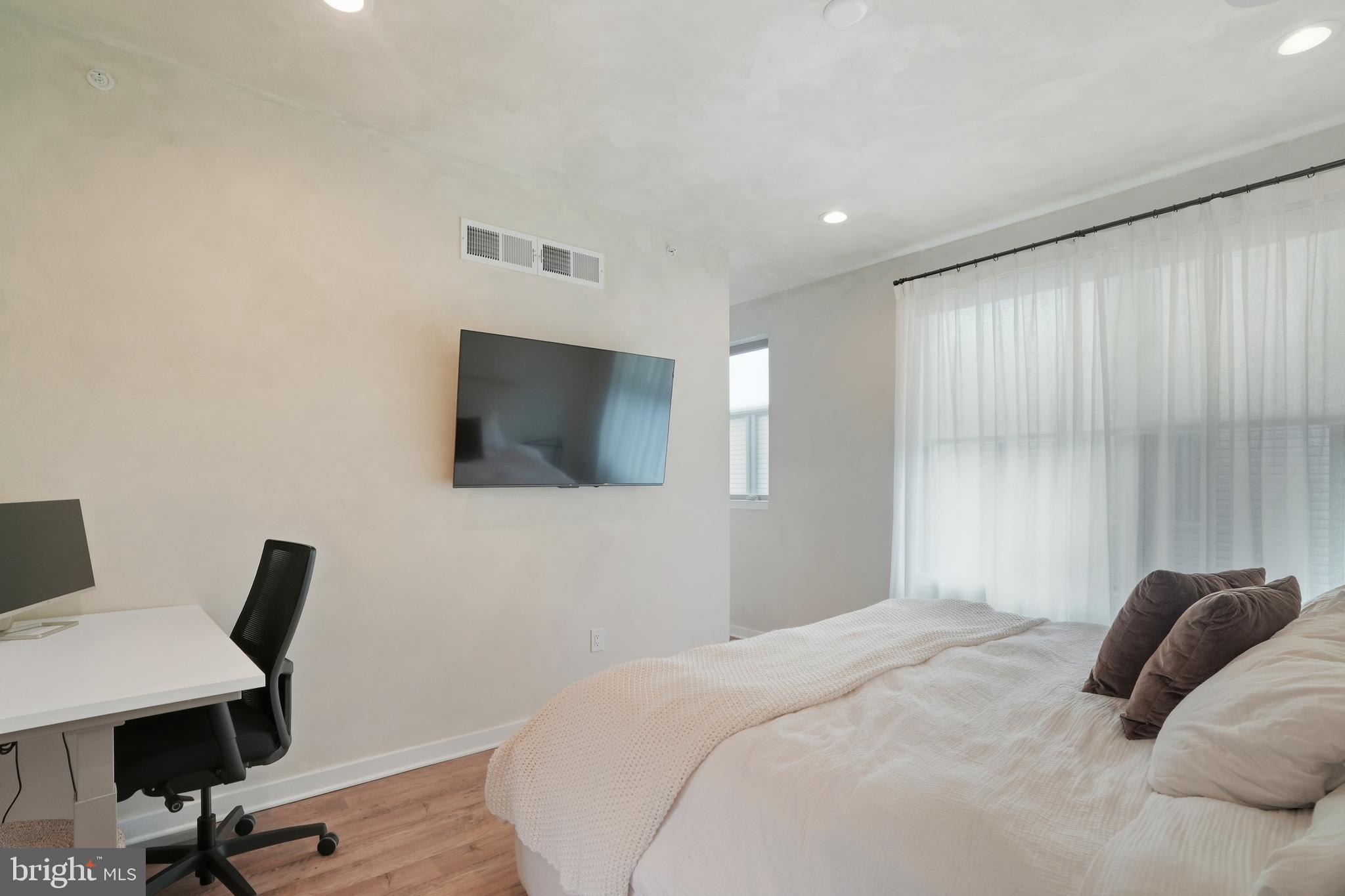 NORTHBANK - Residential