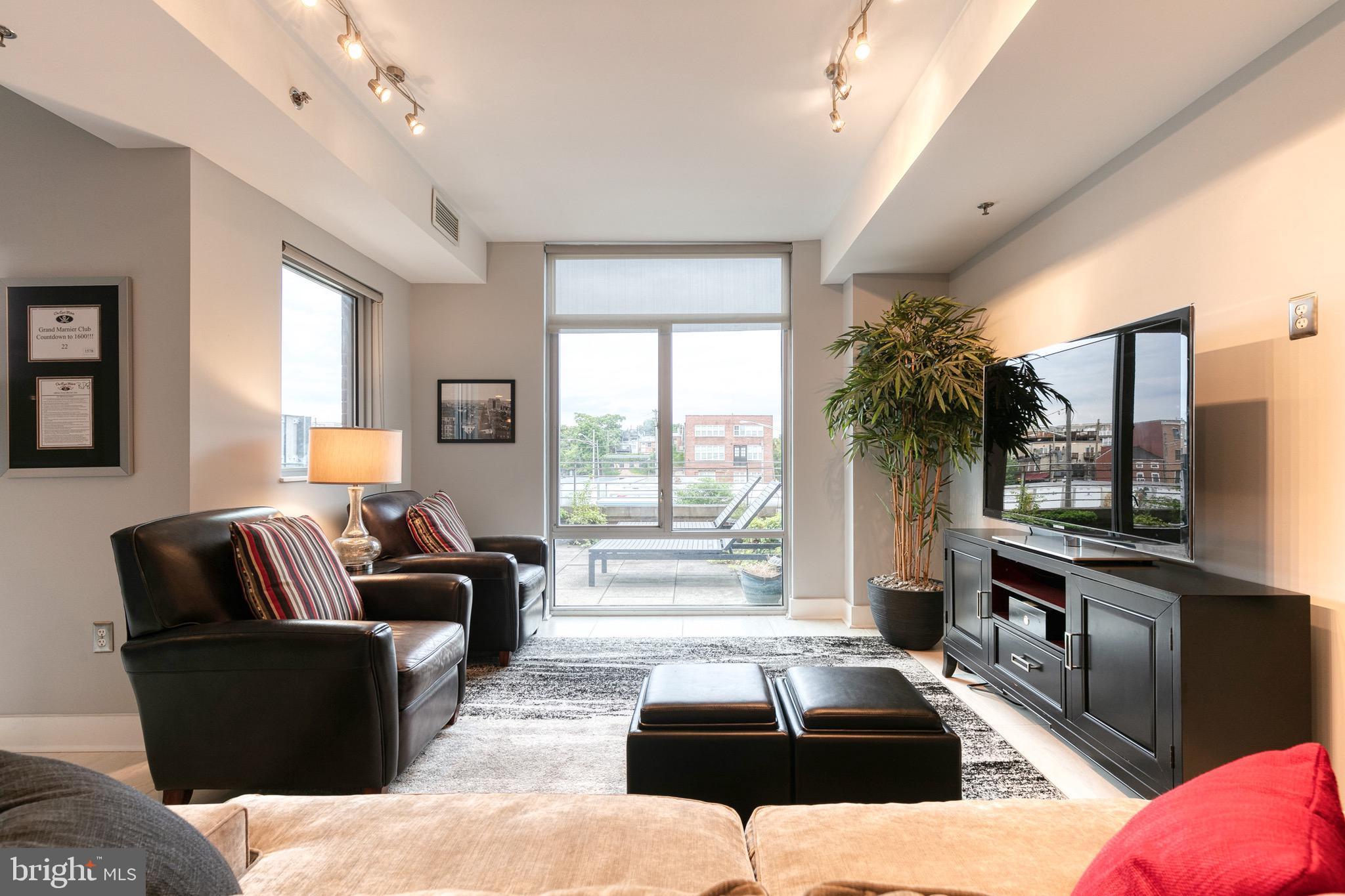 HARBOR EAST - Residential