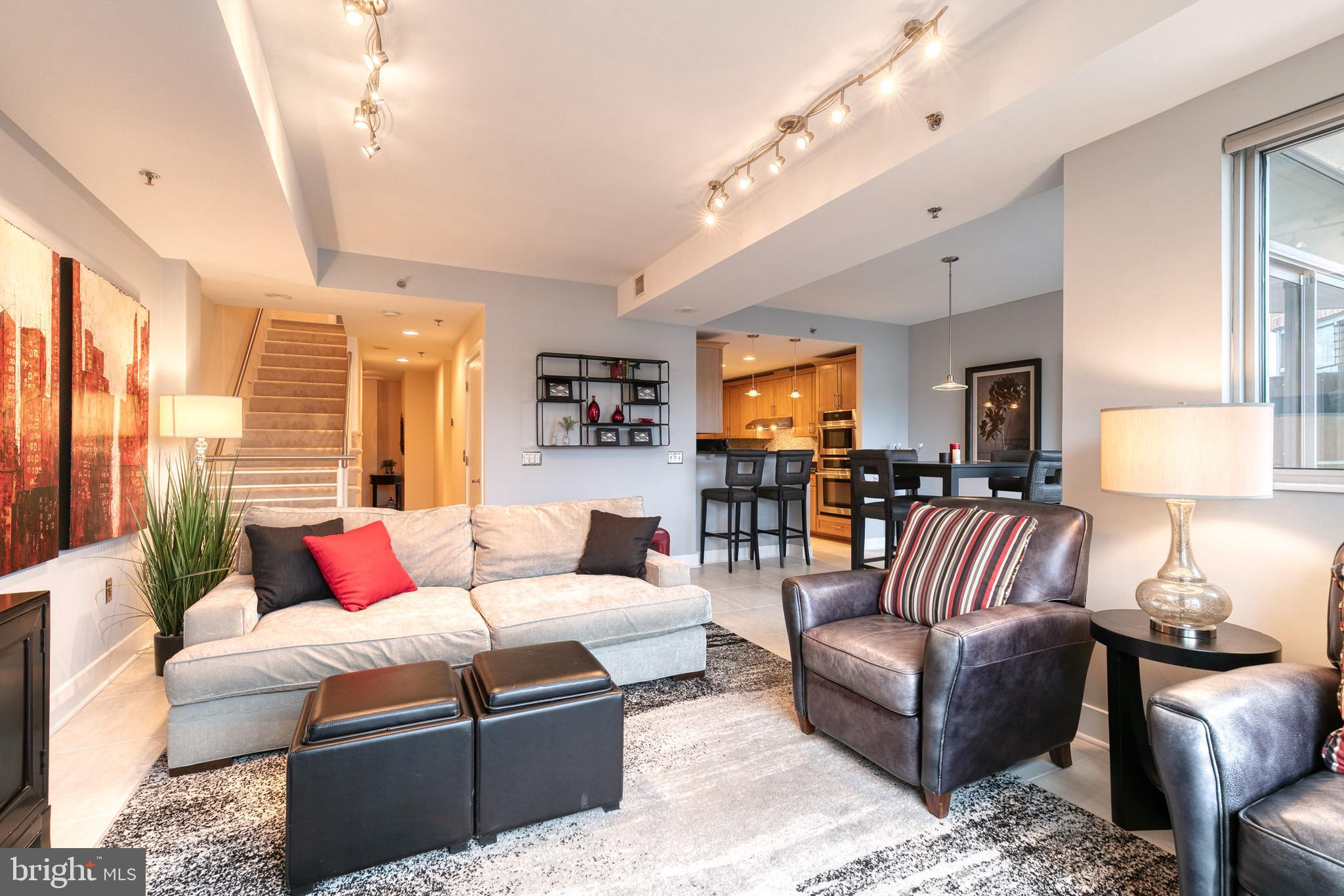 HARBOR EAST - Residential