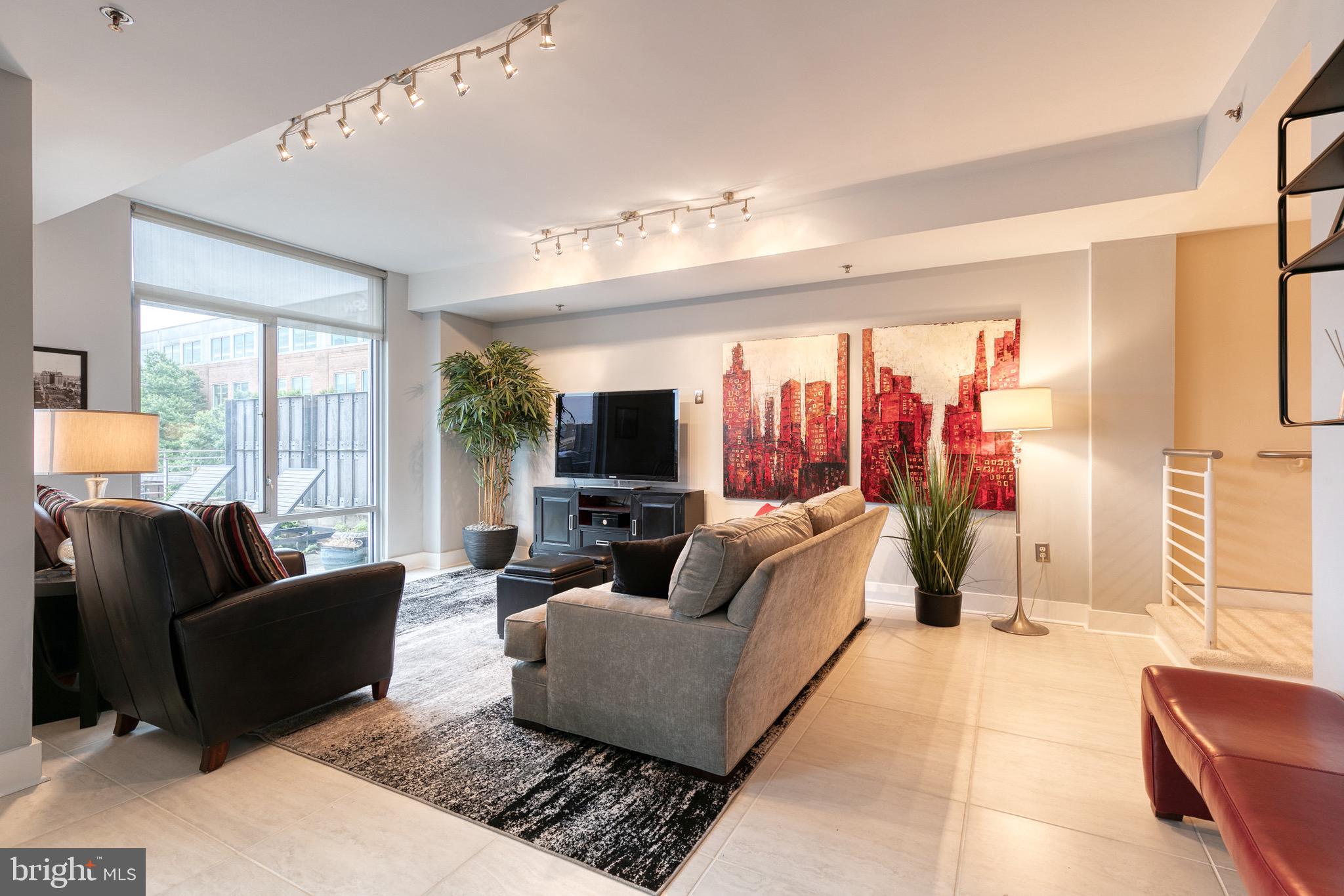 HARBOR EAST - Residential