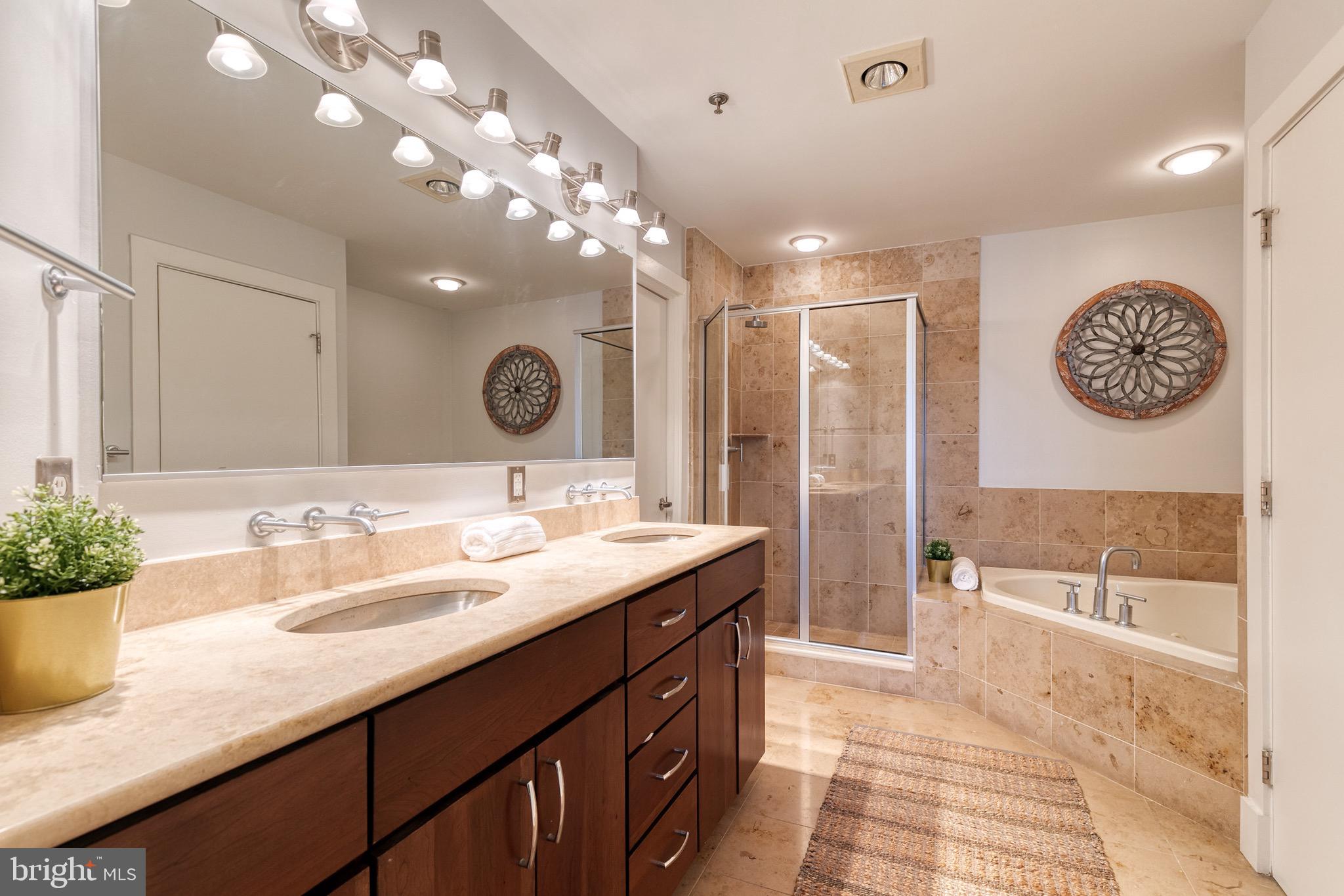 HARBOR EAST - Residential