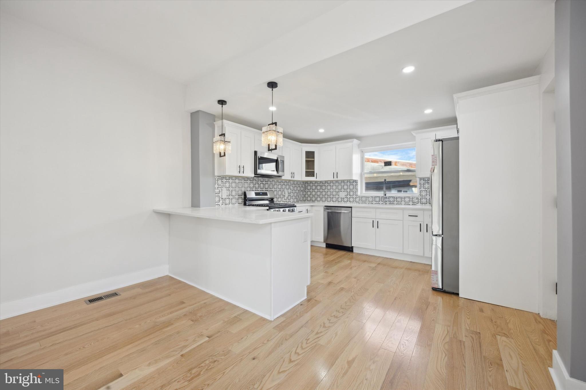 PORT RICHMOND - Residential