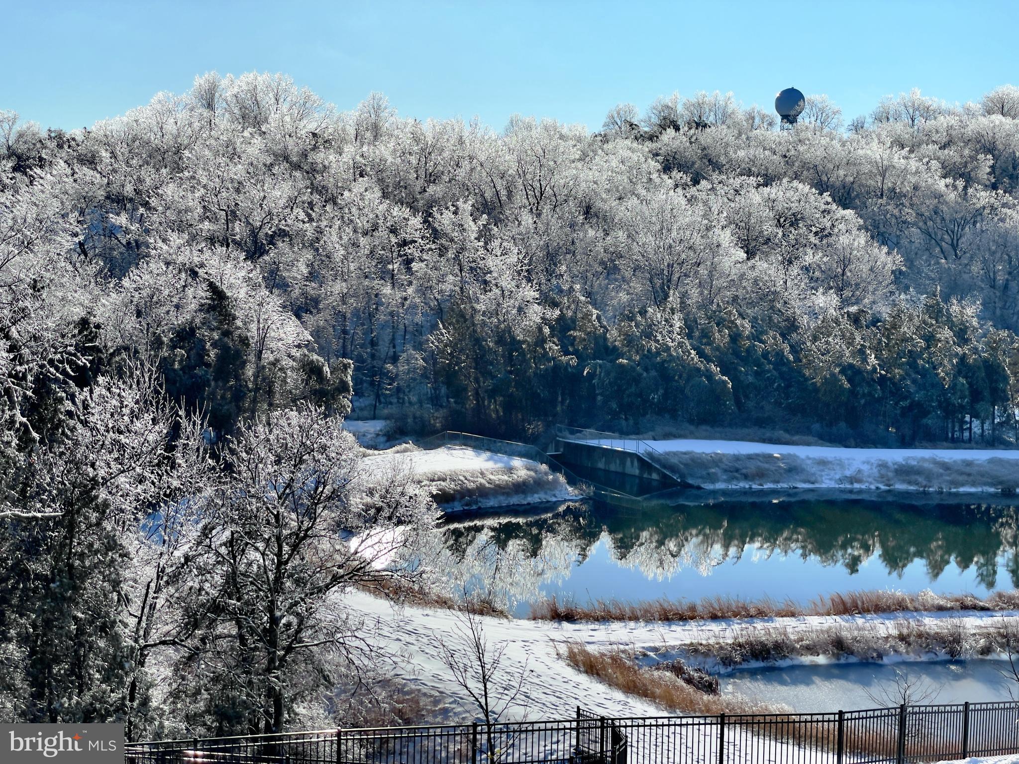 LOFTS AT VILLAGE WALK - Residential
