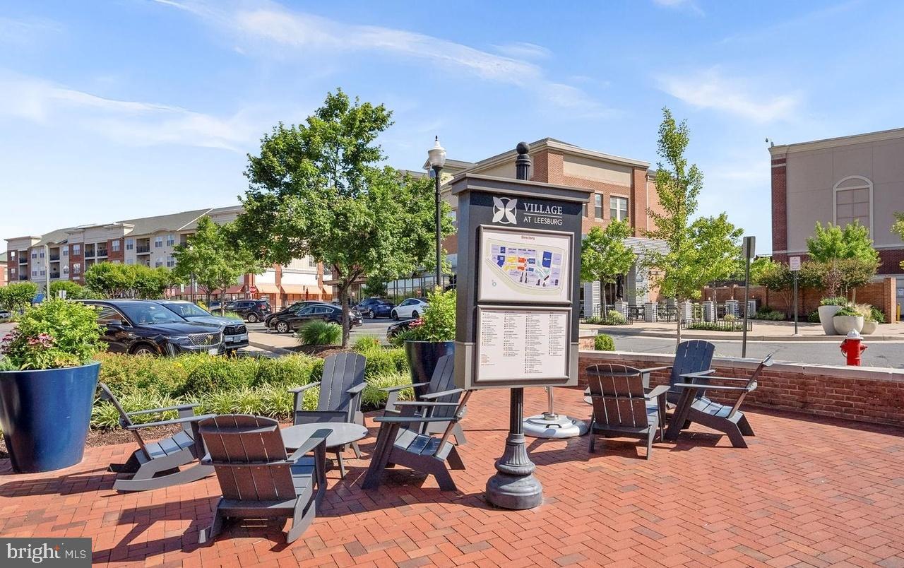 1426 RIBBON LIMESTONE TERRACE SE