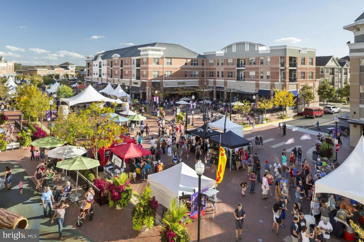 1426 RIBBON LIMESTONE TERRACE SE