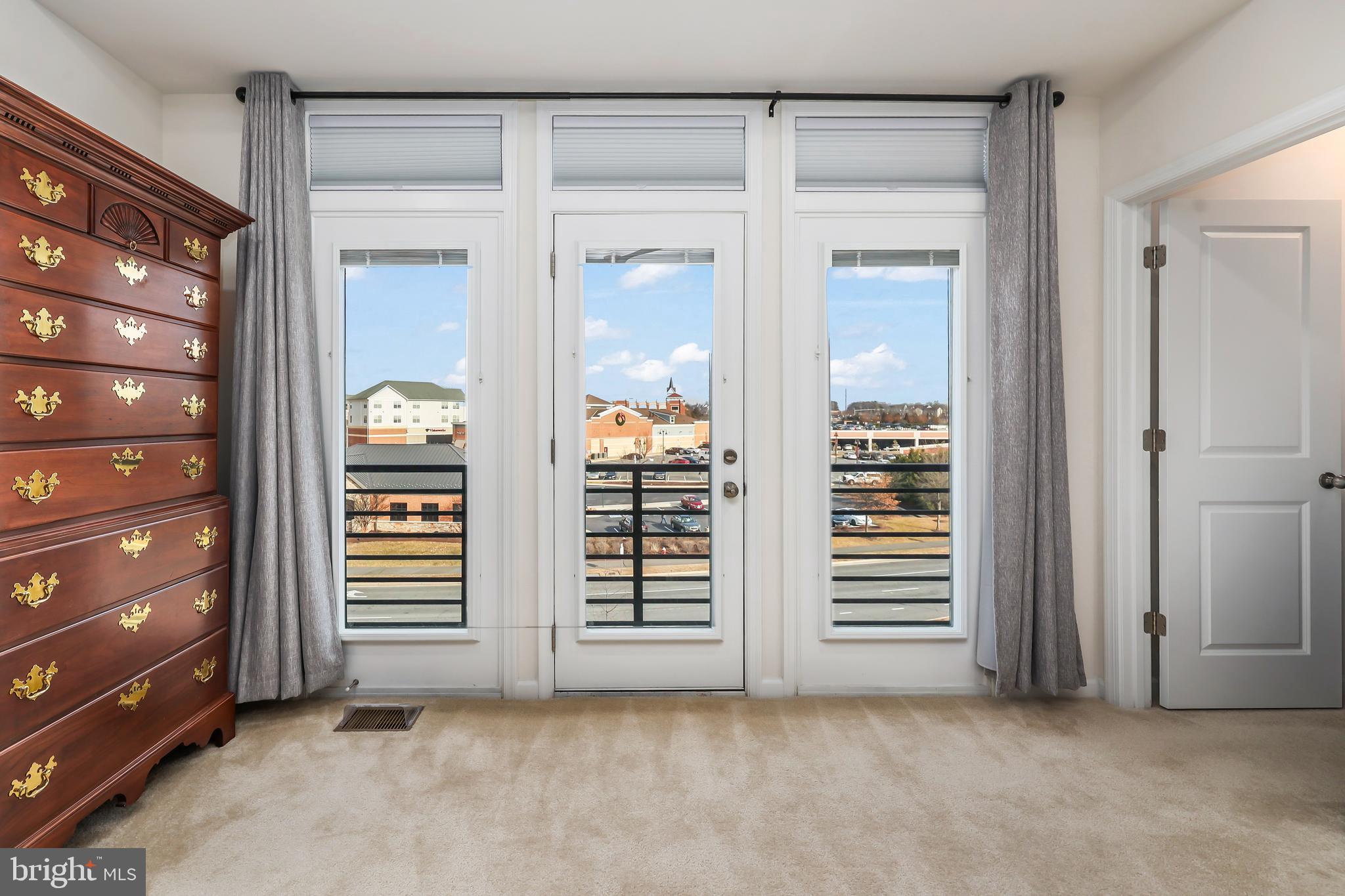 LOFTS AT VILLAGE WALK - Residential