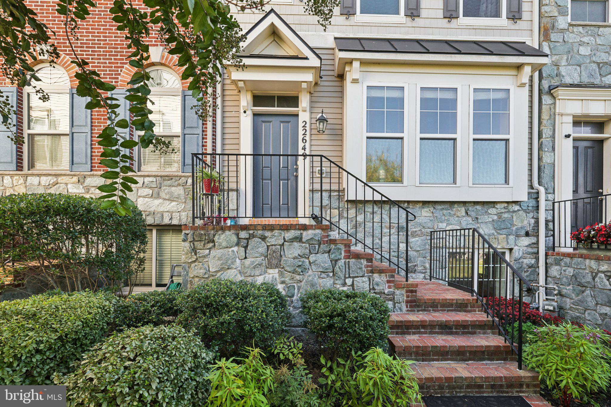 22649 MAJESTIC ELM COURT