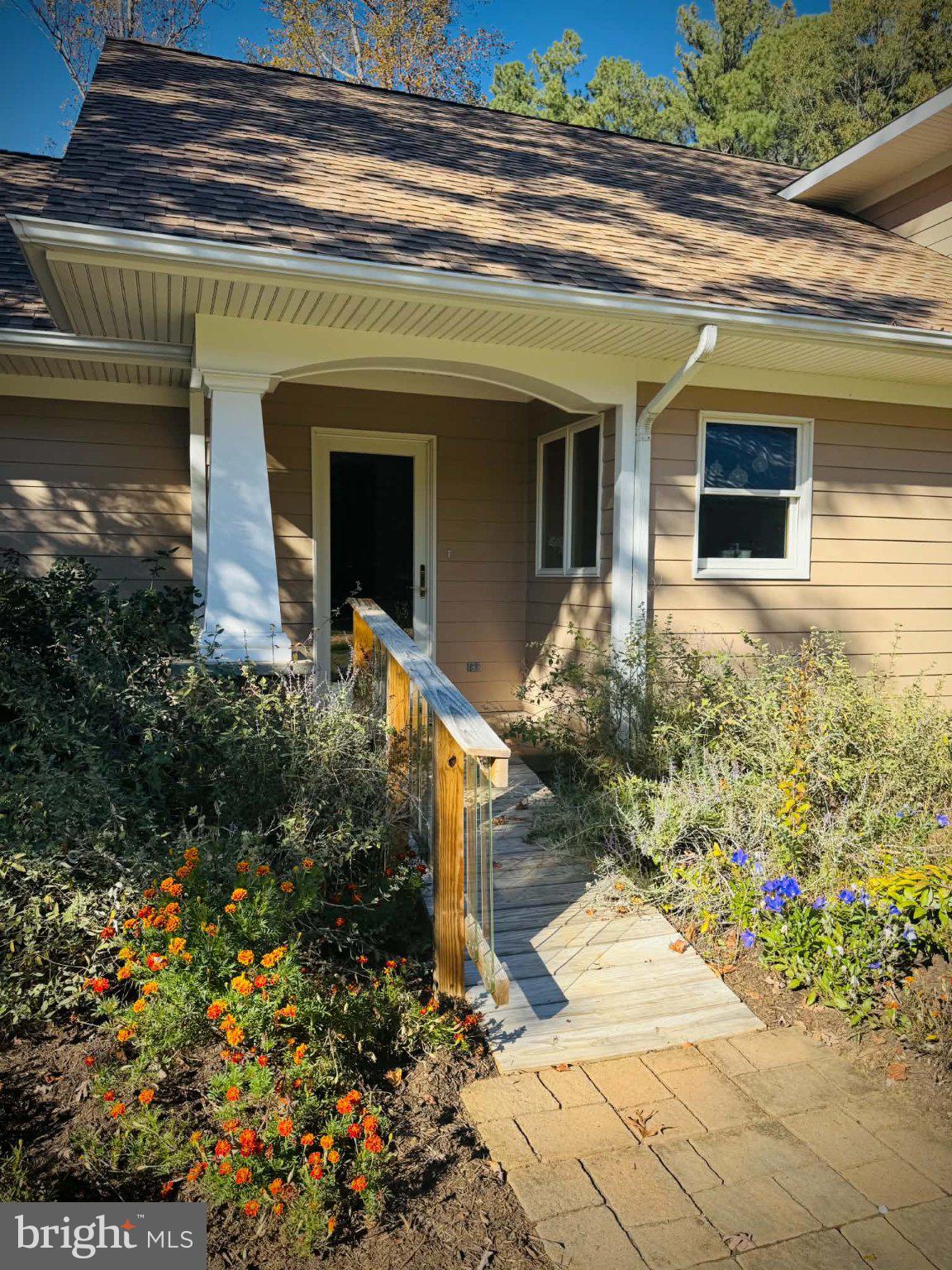 324 LONGSHOT LANE