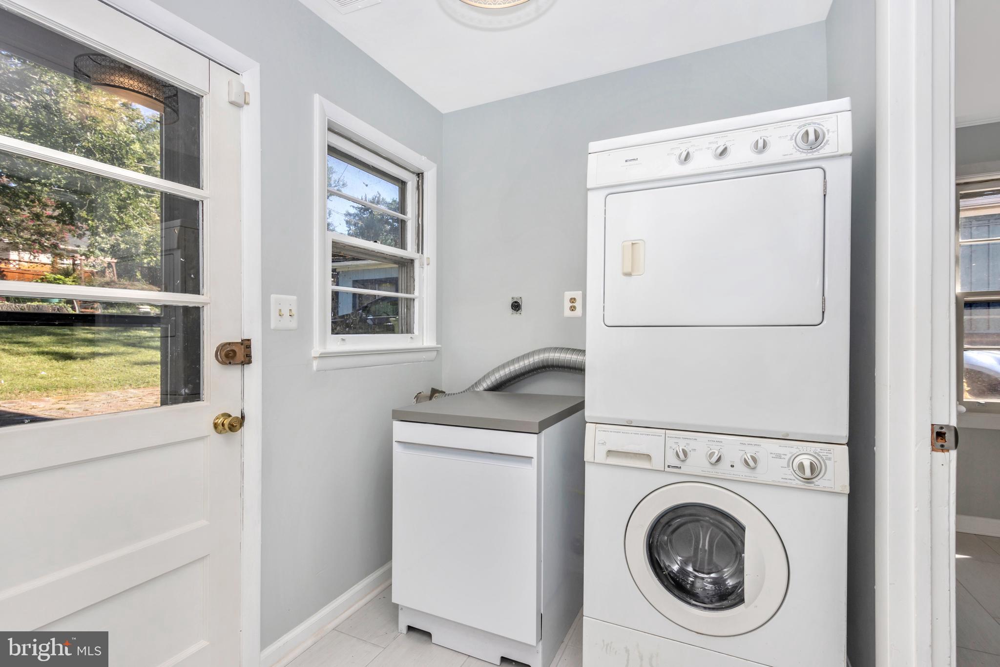 WINDSOR HILLS - Residential