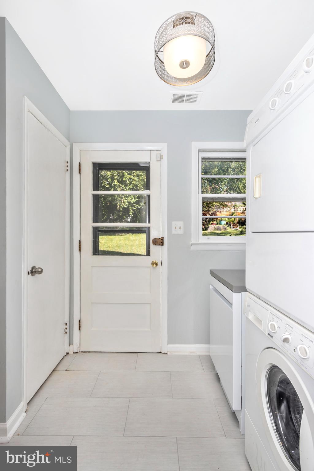 WINDSOR HILLS - Residential