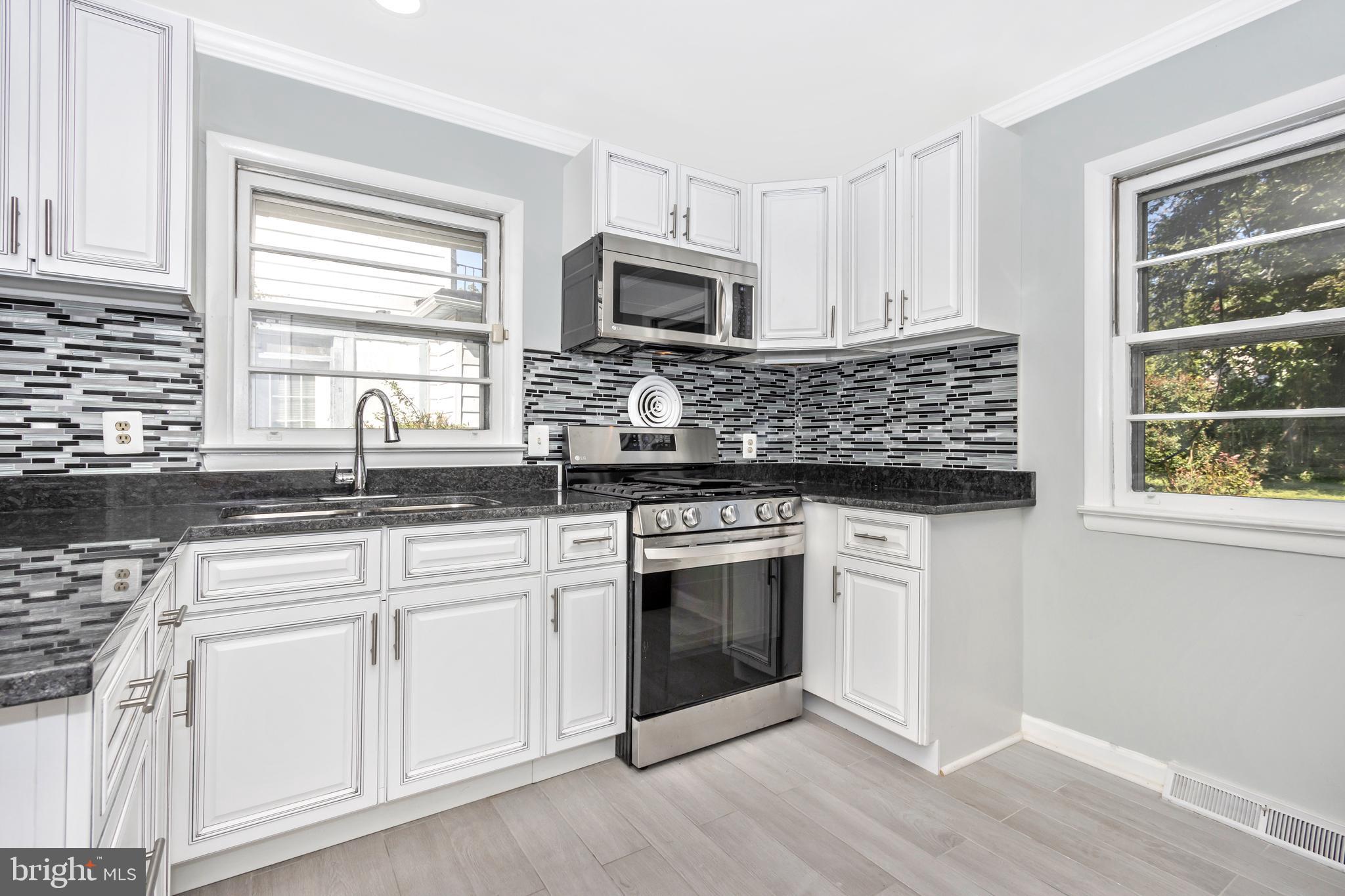 WINDSOR HILLS - Residential