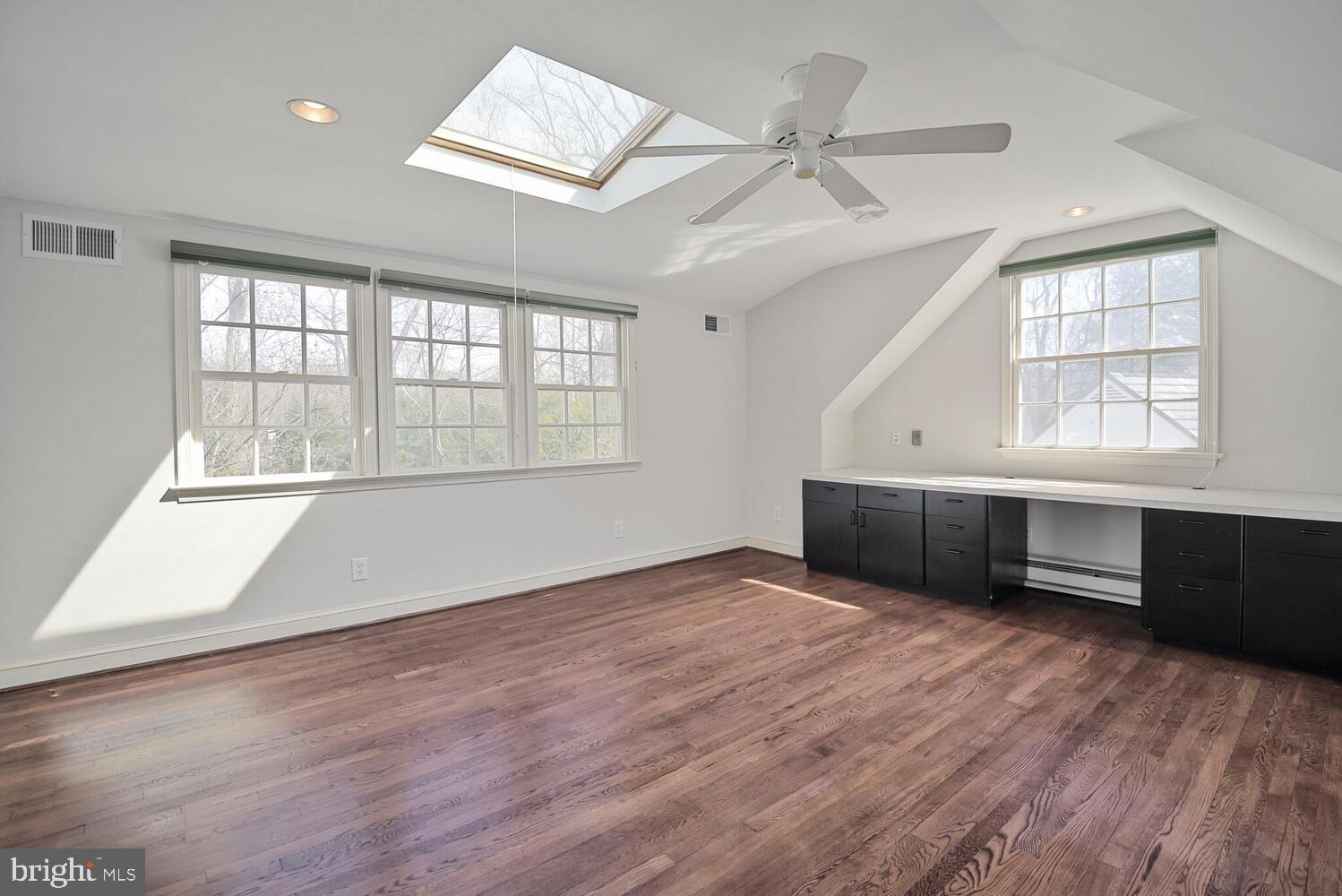 BURNING TREE VIEW - Residential Lease