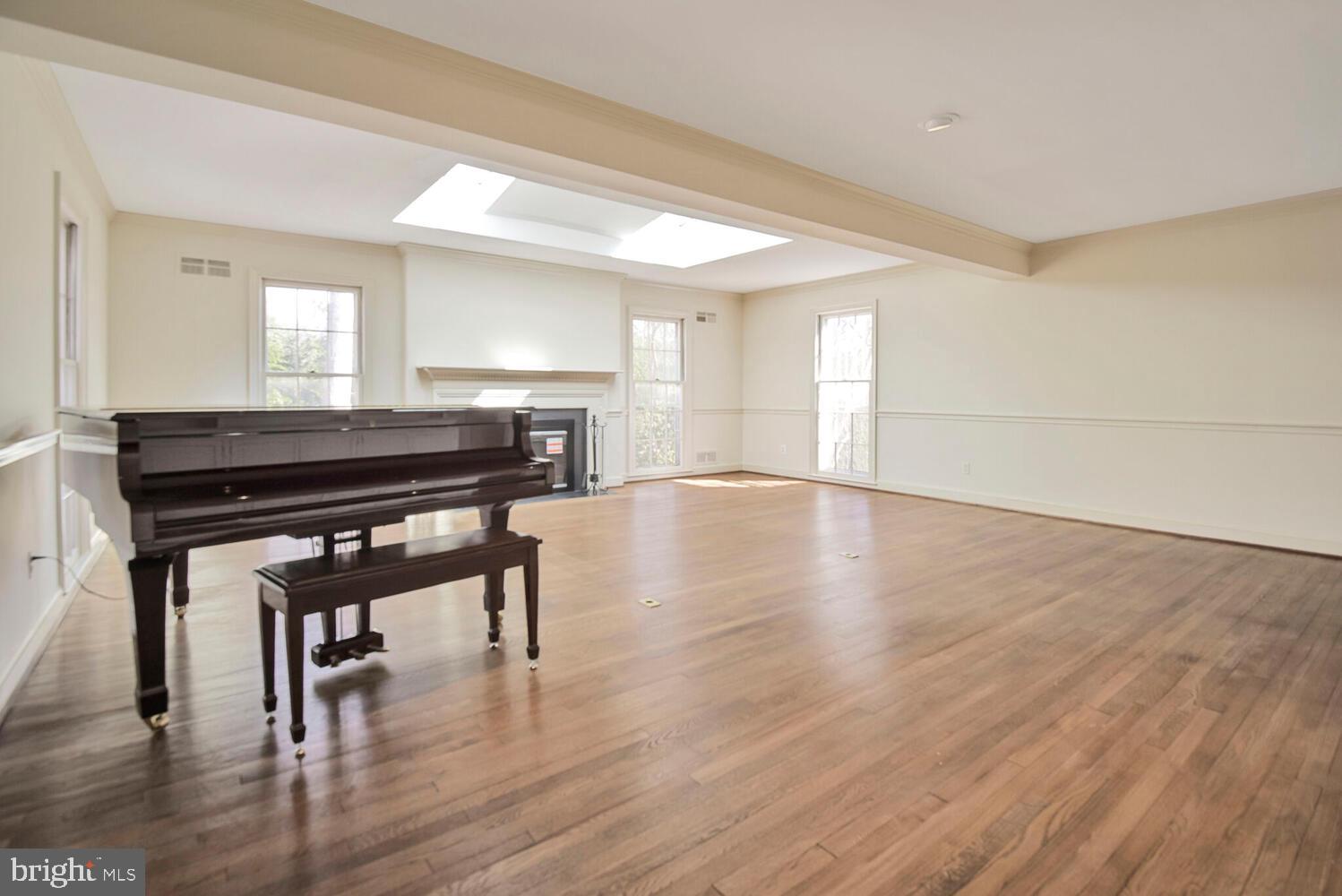 BURNING TREE VIEW - Residential Lease