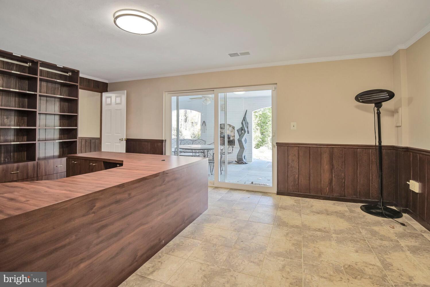 BURNING TREE VIEW - Residential Lease