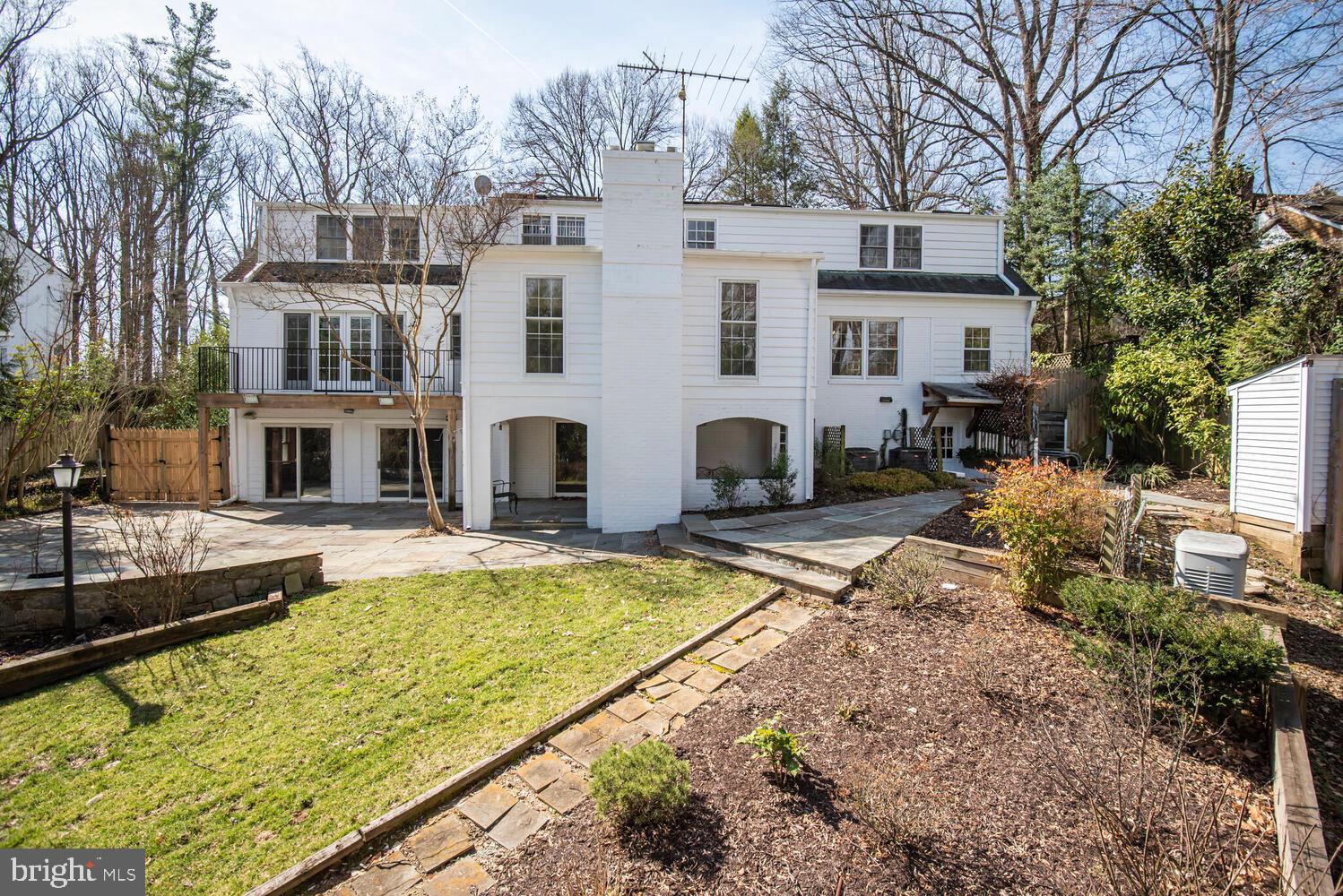 BURNING TREE VIEW - Residential Lease