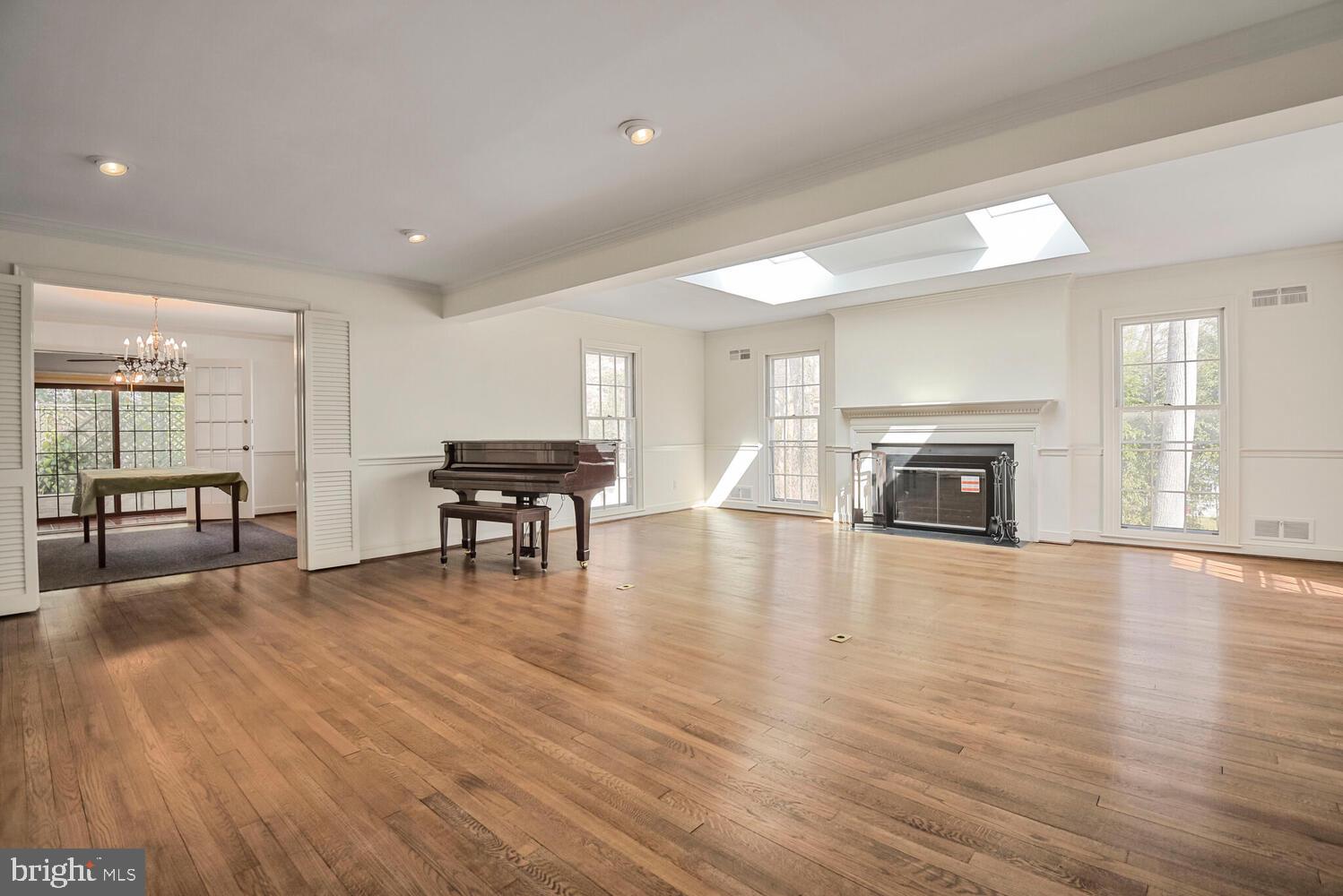 BURNING TREE VIEW - Residential Lease