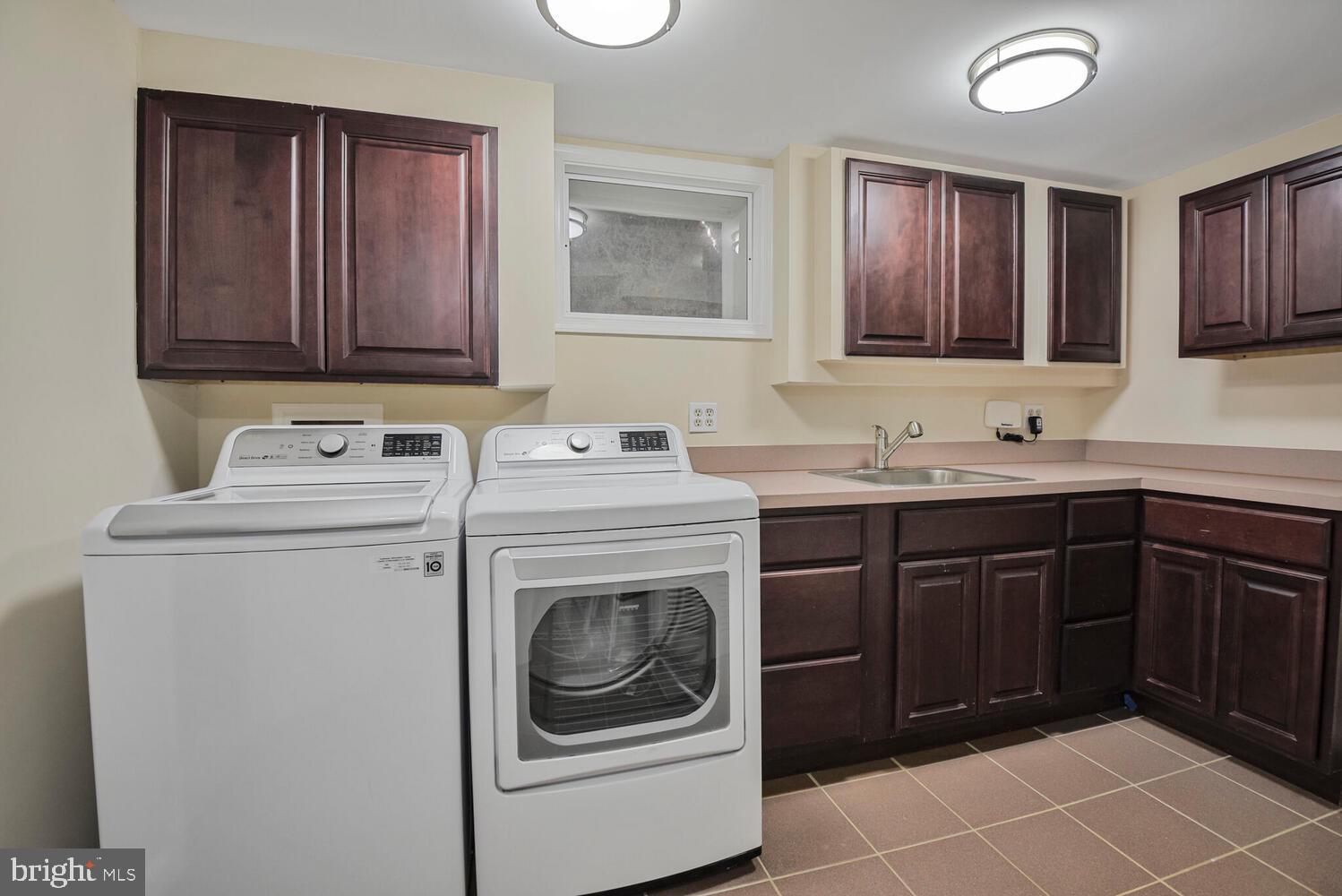 BURNING TREE VIEW - Residential Lease