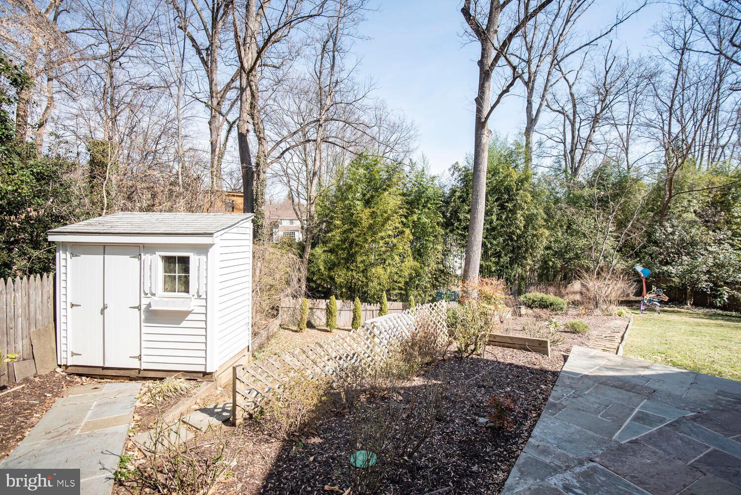 BURNING TREE VIEW - Residential Lease