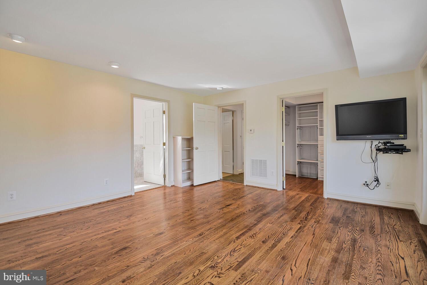 BURNING TREE VIEW - Residential Lease