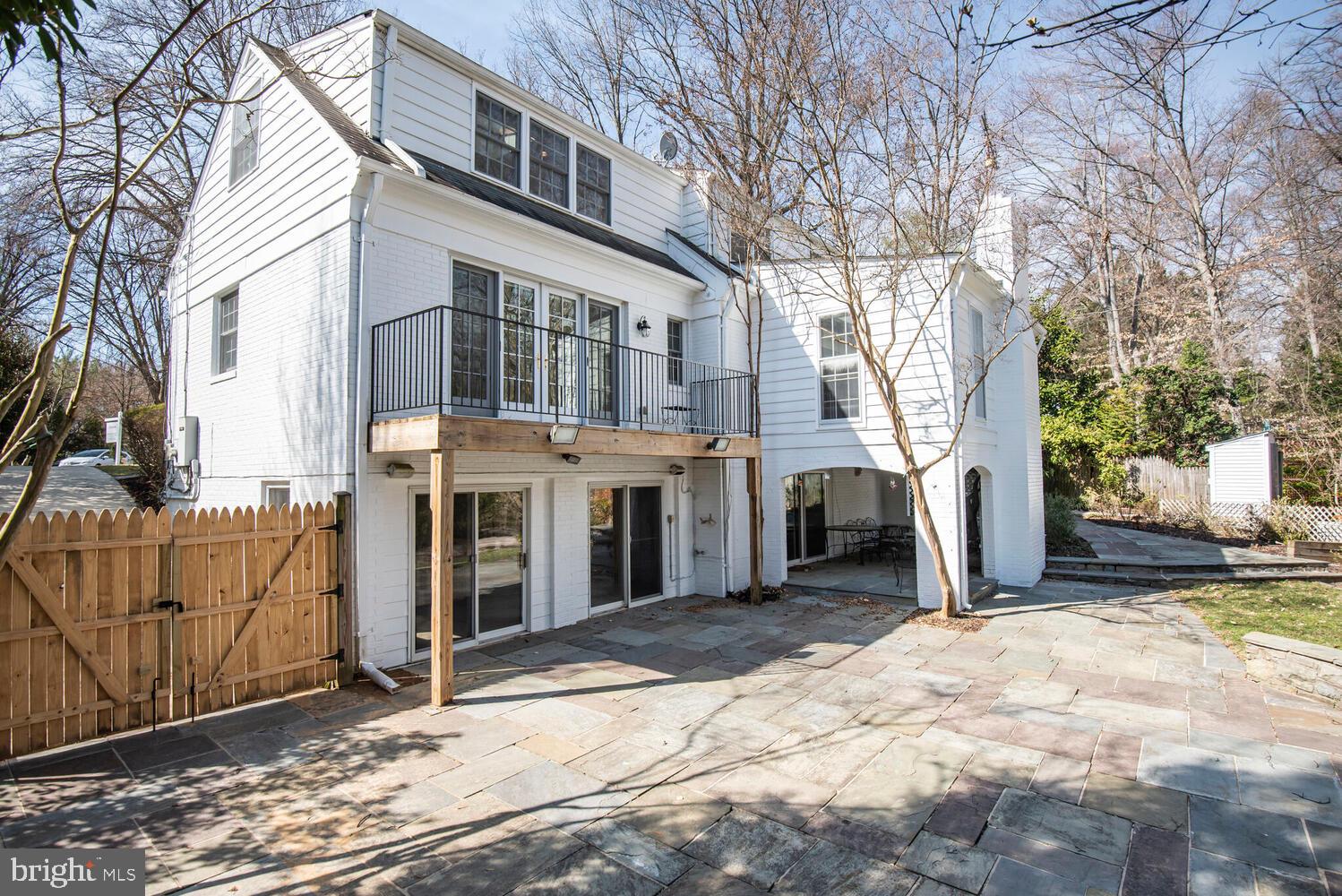 BURNING TREE VIEW - Residential Lease