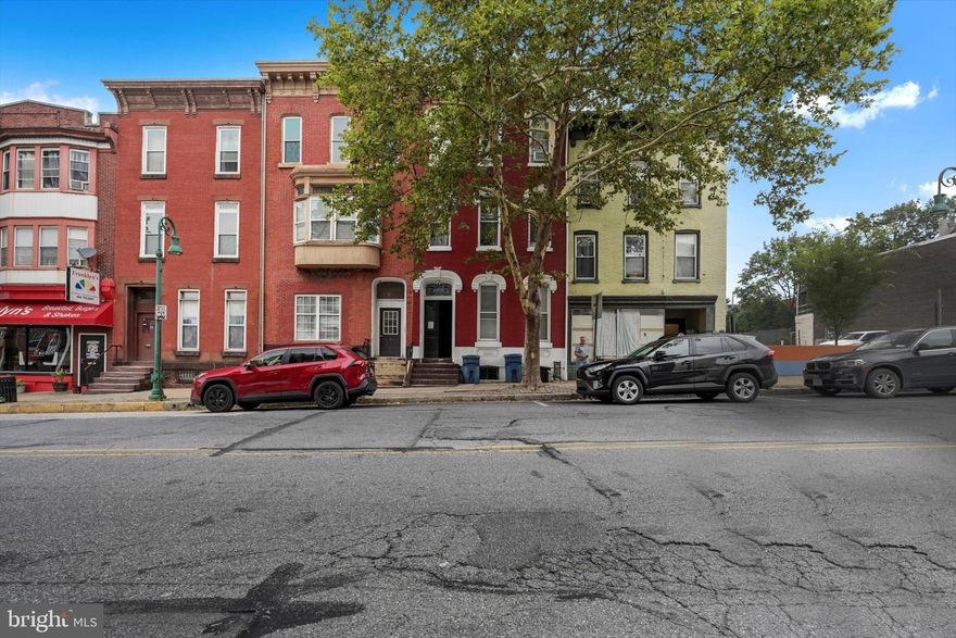 Calling all investors! 4 Residential Units now available in the heart of the city on Penn St. 4 Units make this eligible for FHA and Conventional Financing if you are looking to house hack by living in one unit and renting the others OR if you are simply looking to add a 4 Unit to your Real Estate Portfolio. High traffic count and central location makes residential units easy to rent. Excellent cash flow for the savvy investor. Current Rental / Lease Income Per Unit/Per Month: Unit/Apartment 1: $1300 Unit/Apartment 2: $750 Unit/Apartment 3: $1000 Unit/Apartment 4: $1000. Can be purchased individually or in a package deal with up to 19 Total Units. Please reach out for additional details and/or to schedule a walkthrough.