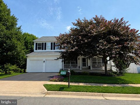 Photo of 12016 Paper Birch Lane, GAINESVILLE, VA 20155 (MLS # VAPW2124630)