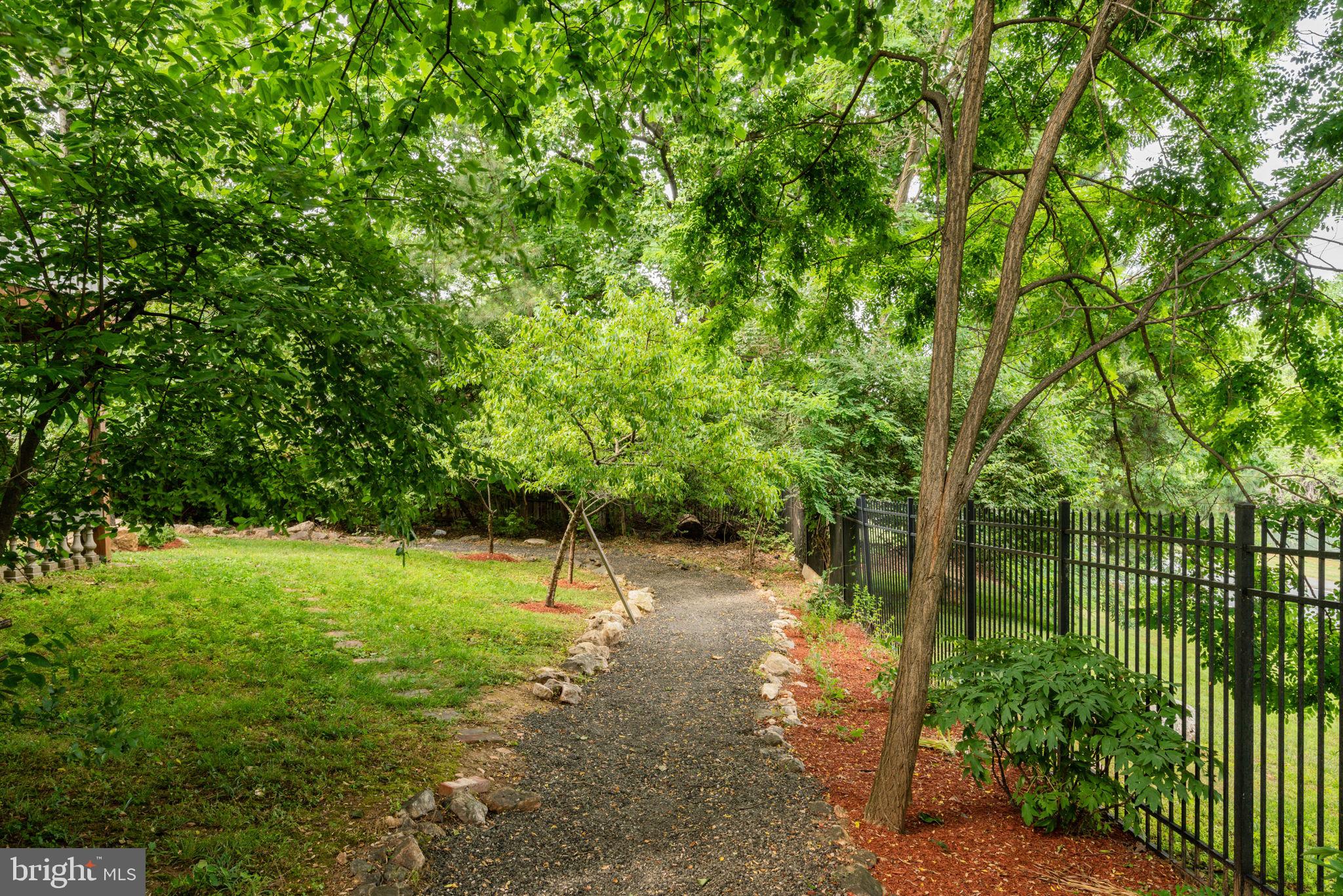 PT ROCKVILLE OUT RES. 3 - Residential