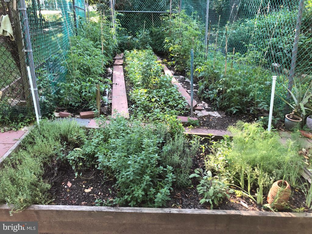 PT ROCKVILLE OUT RES. 3 - Residential