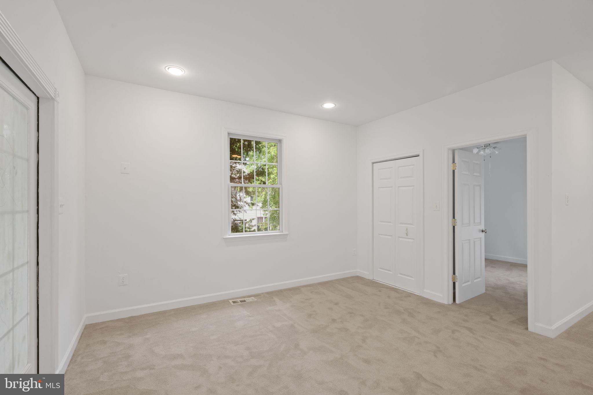 PT ROCKVILLE OUT RES. 3 - Residential