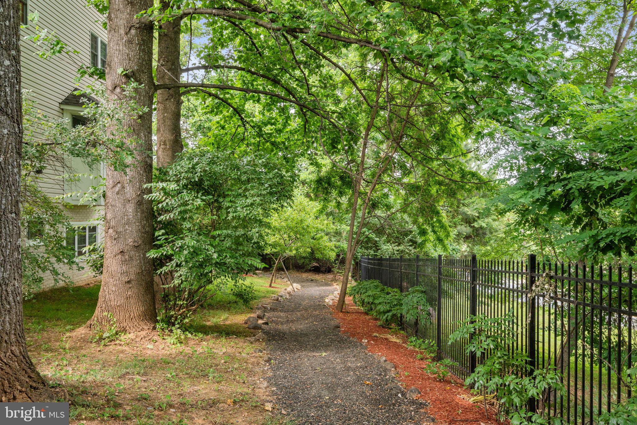 PT ROCKVILLE OUT RES. 3 - Residential