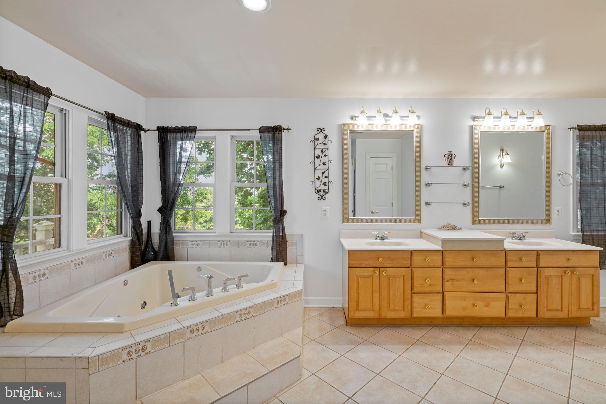 PT ROCKVILLE OUT RES. 3 - Residential