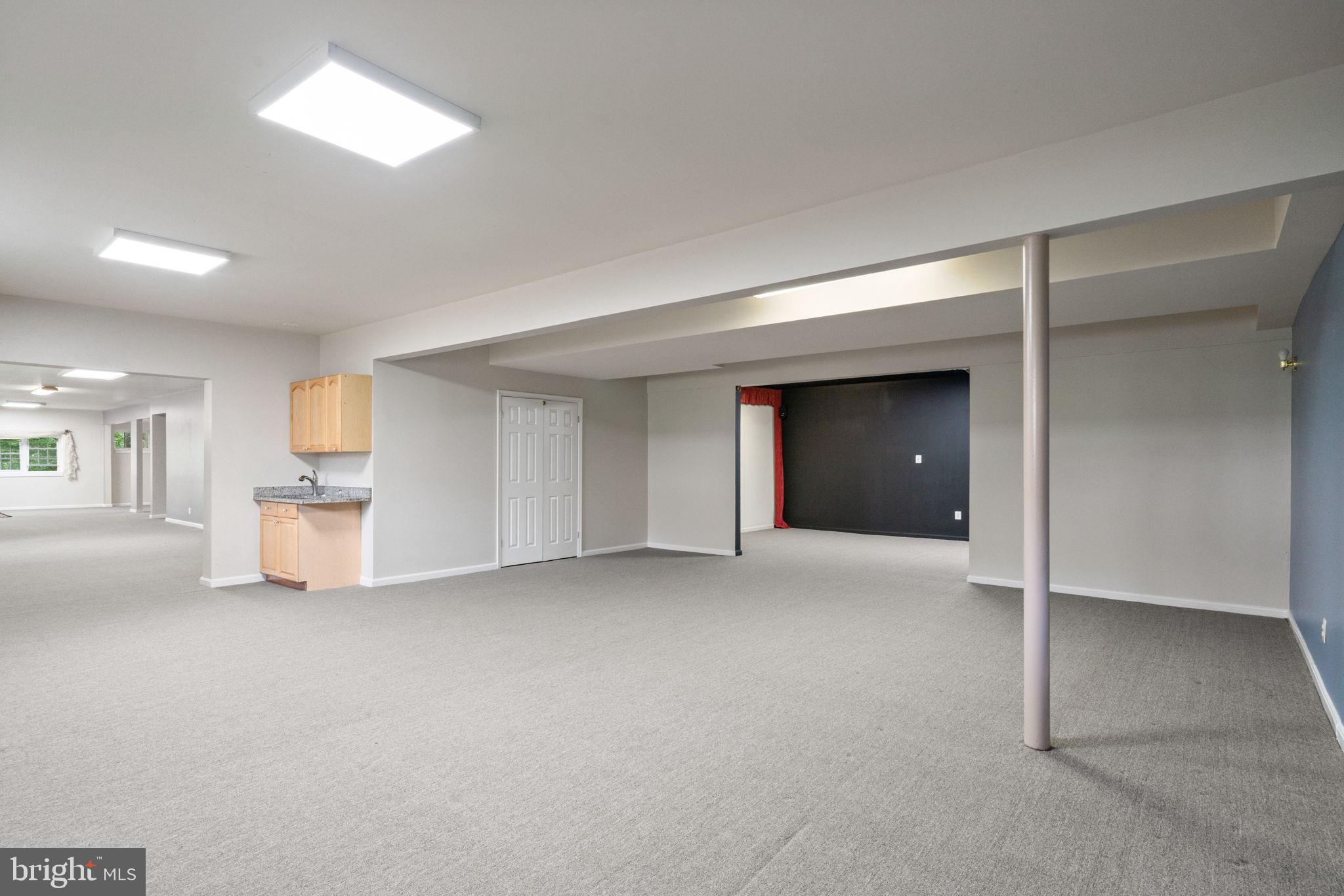 PT ROCKVILLE OUT RES. 3 - Residential