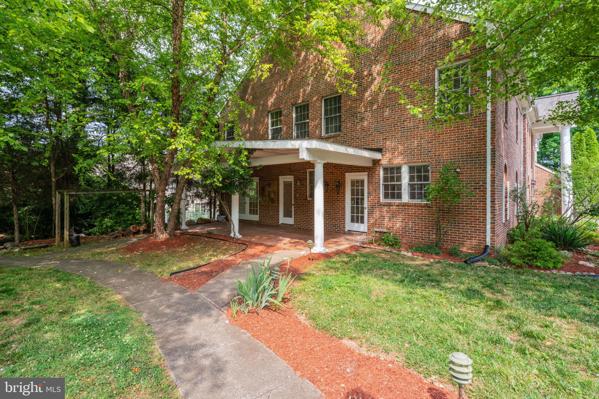 PT ROCKVILLE OUT RES. 3 - Residential