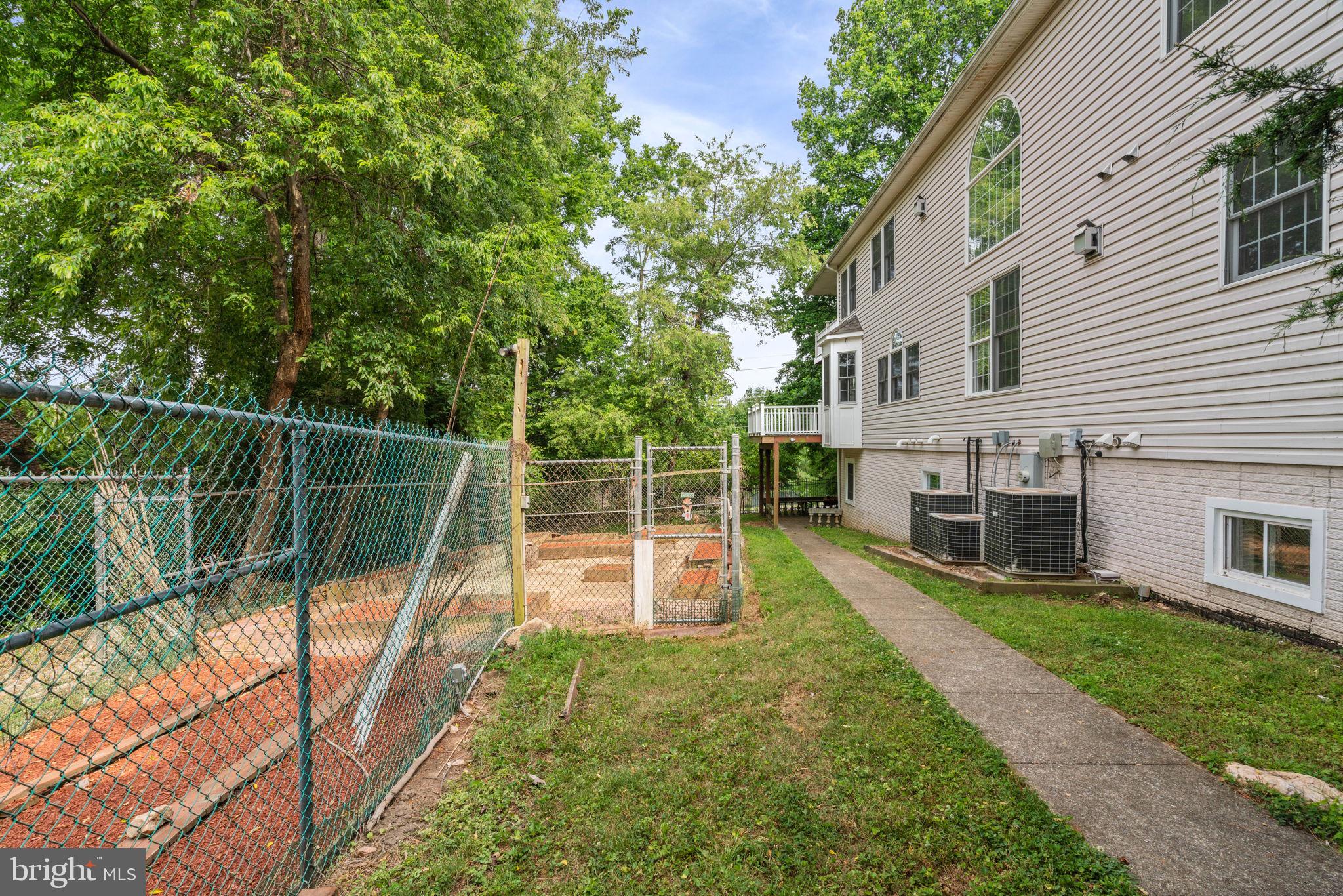 PT ROCKVILLE OUT RES. 3 - Residential
